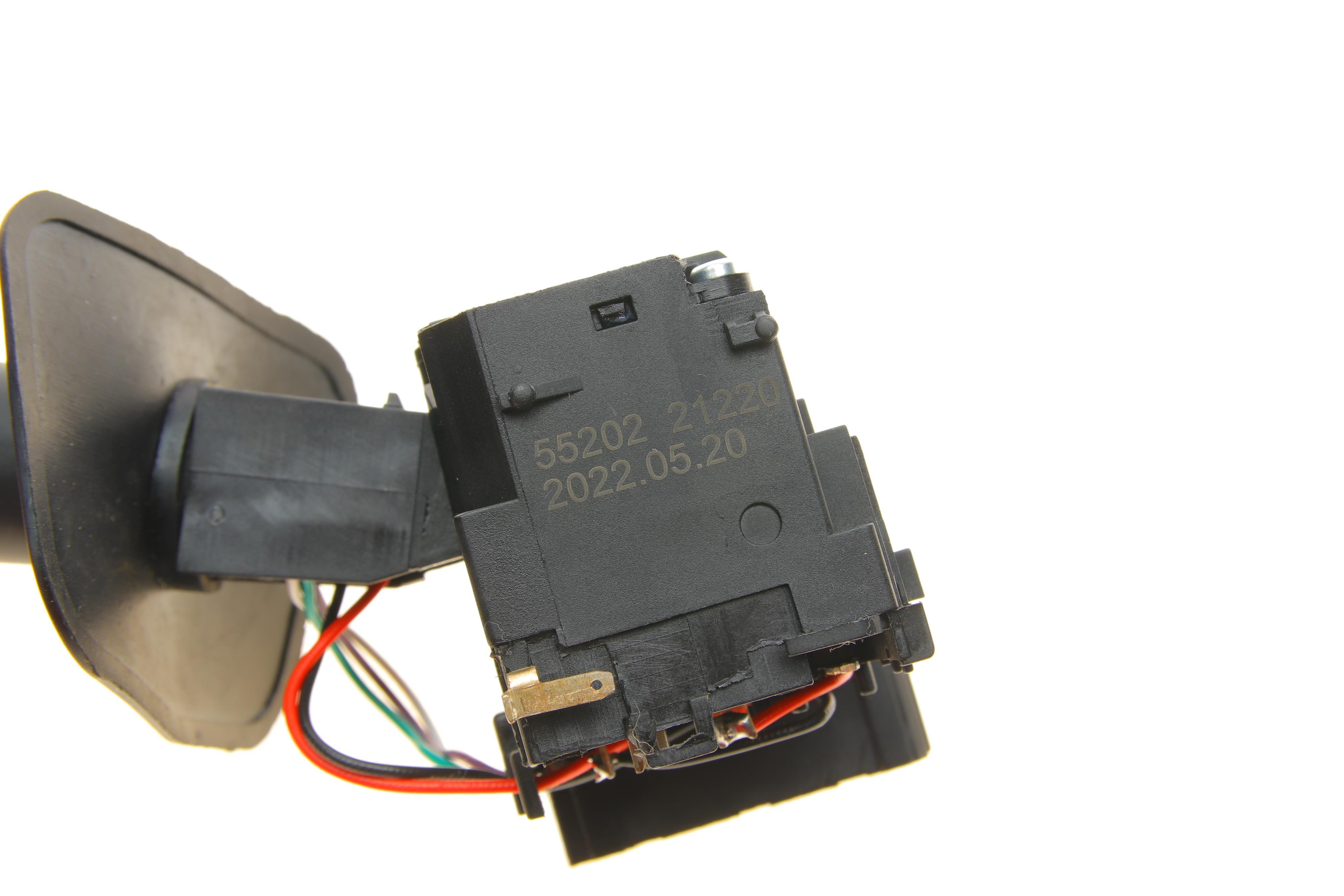 Перемикач підрульовий Renault Duster/Dacia Logan/Sandero 04- (L) (повороти/світло/туманки/сигнал)