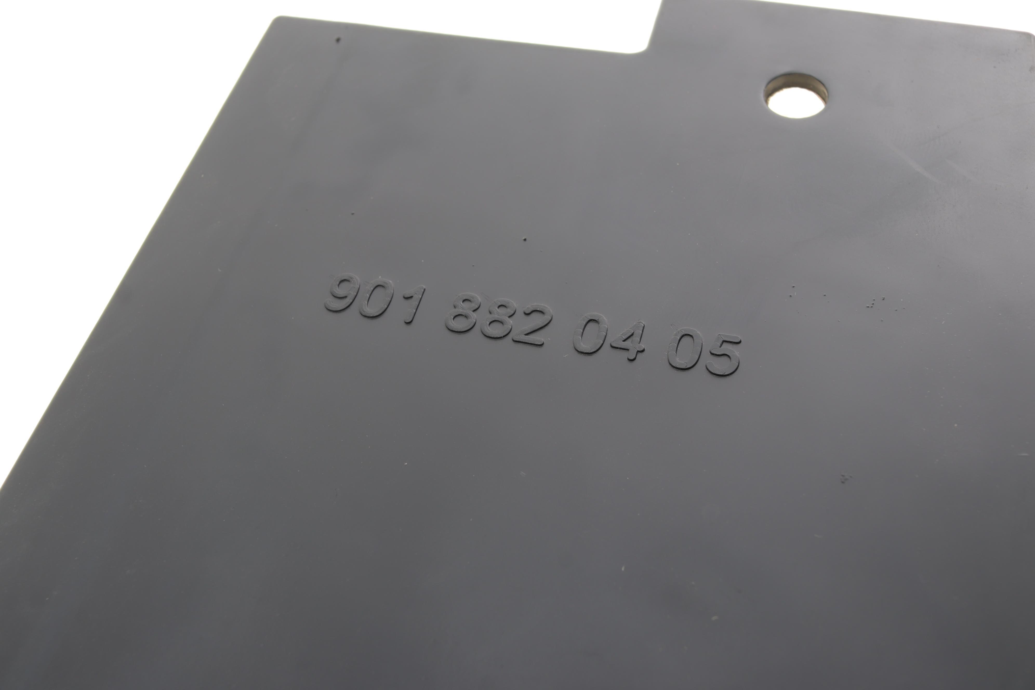 Бризковик (передній/задній) (R) MB Sprinter 208-312/VW LT 35 96- (9018820405)