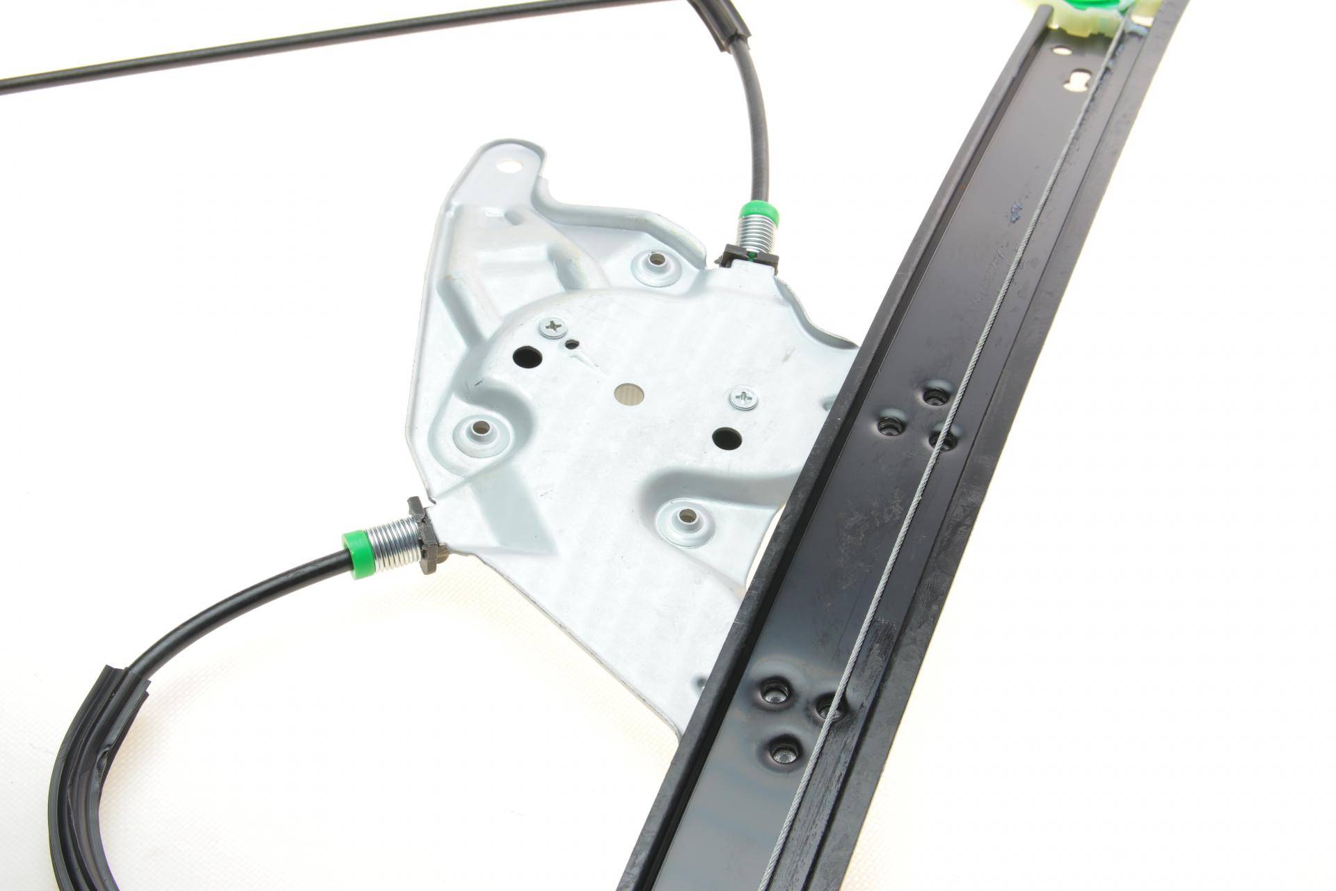 Склопідіймач (передній) Audi A6 97-05 (R) (електро) (без моторчика)