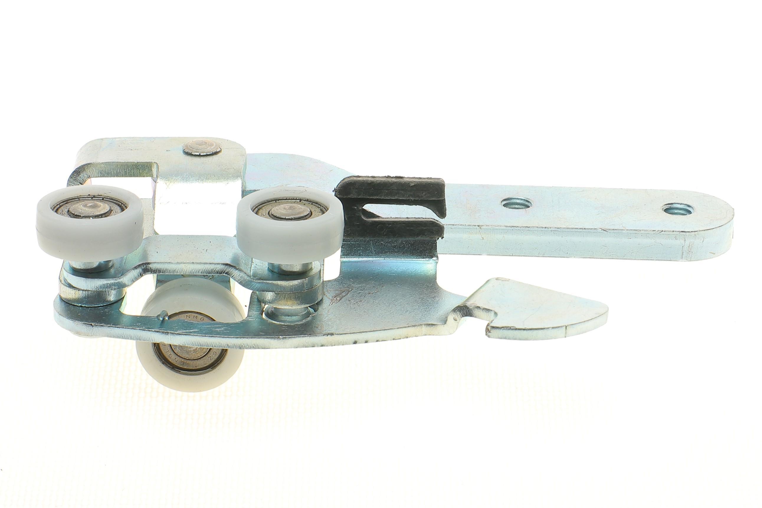 Ролик дверей (бічних/нижній) Fiat Ducato/Peugeot Boxer 02-06 (з кронштейном) (1352231080)