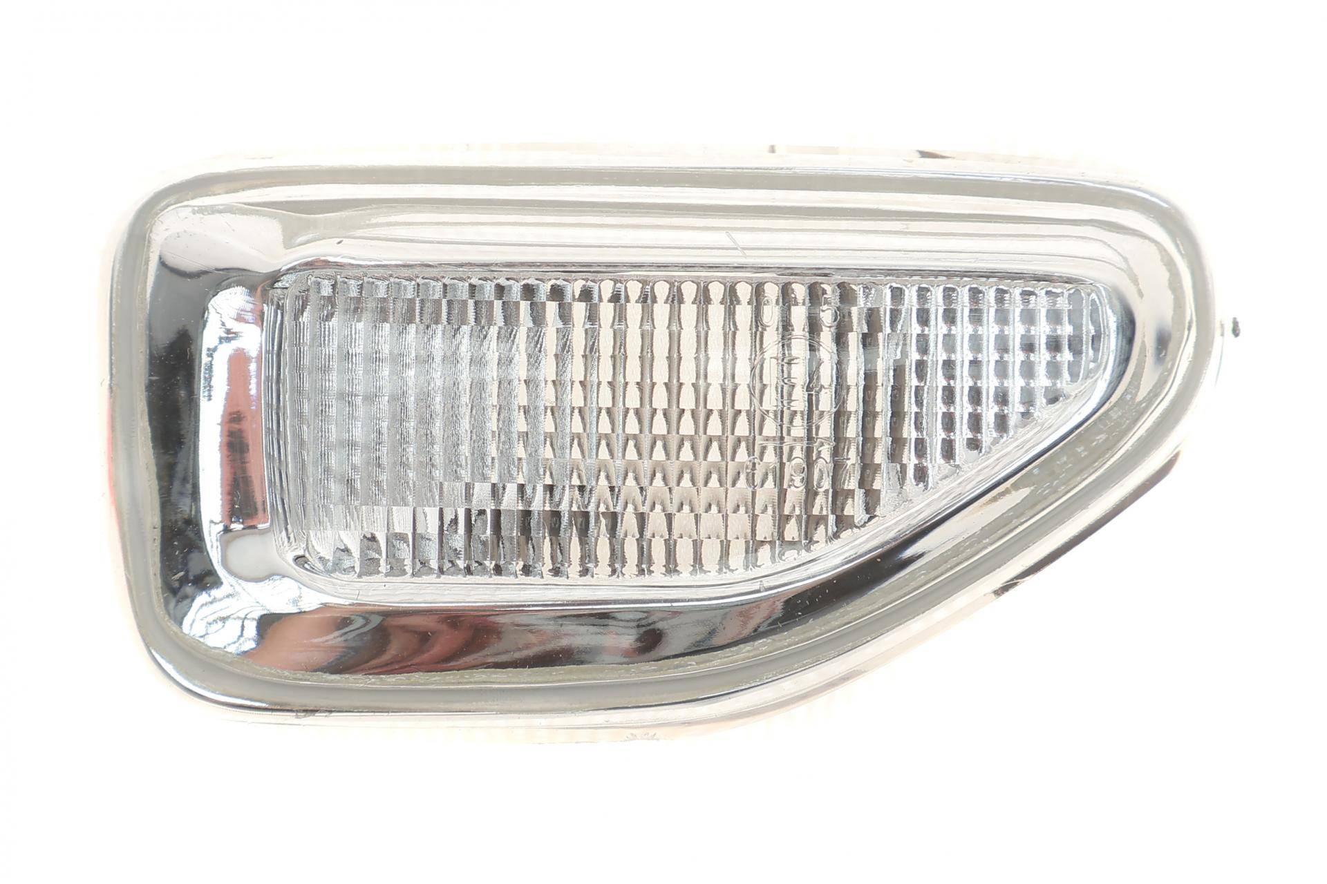 Повторювач повороту на крило Renault Express 21-/Dacia Logan/MCV II 12- (R)