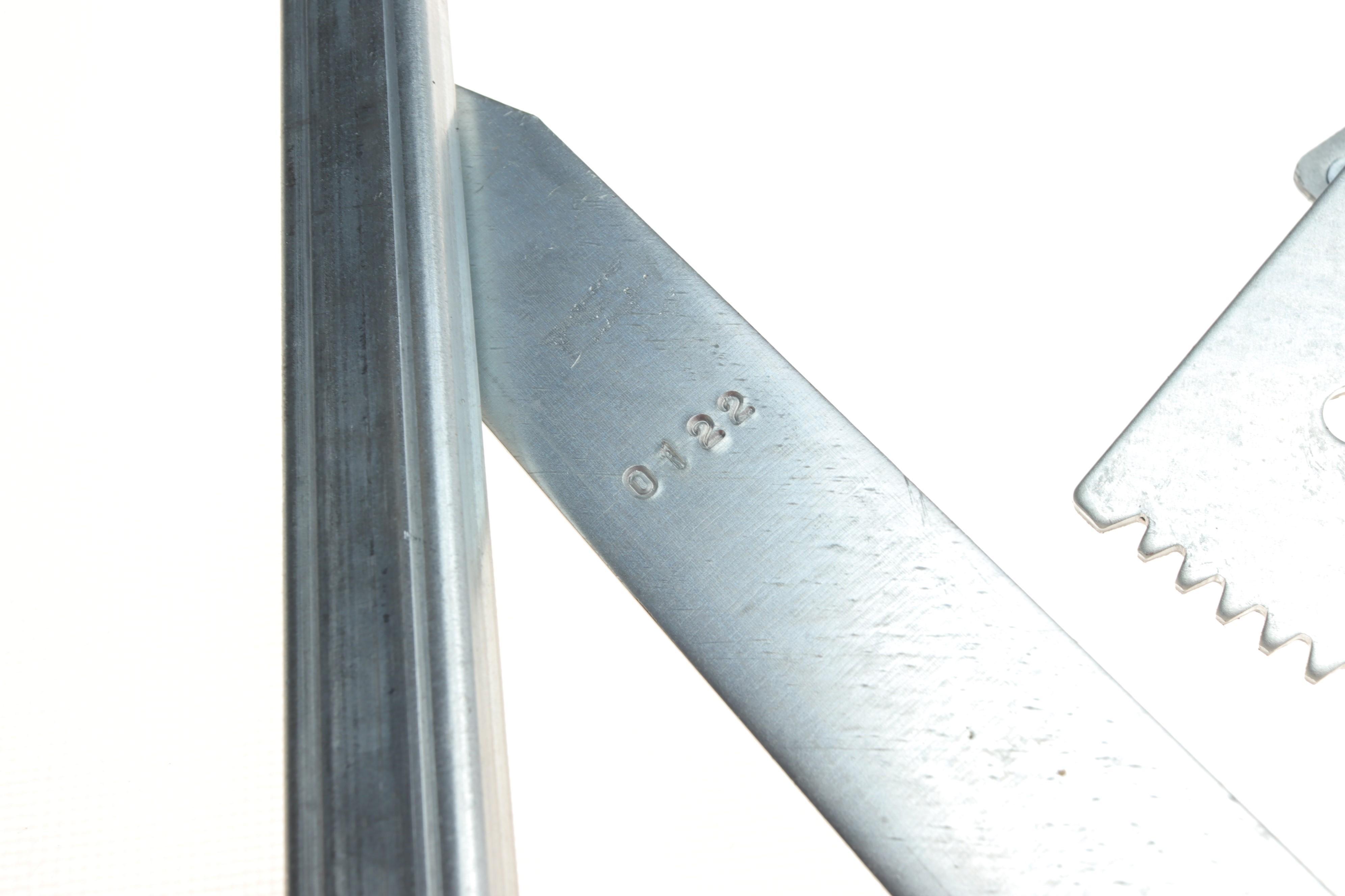 Склопідіймач (передній) Renault Megane 09- (R) (електро) (без моторчика)