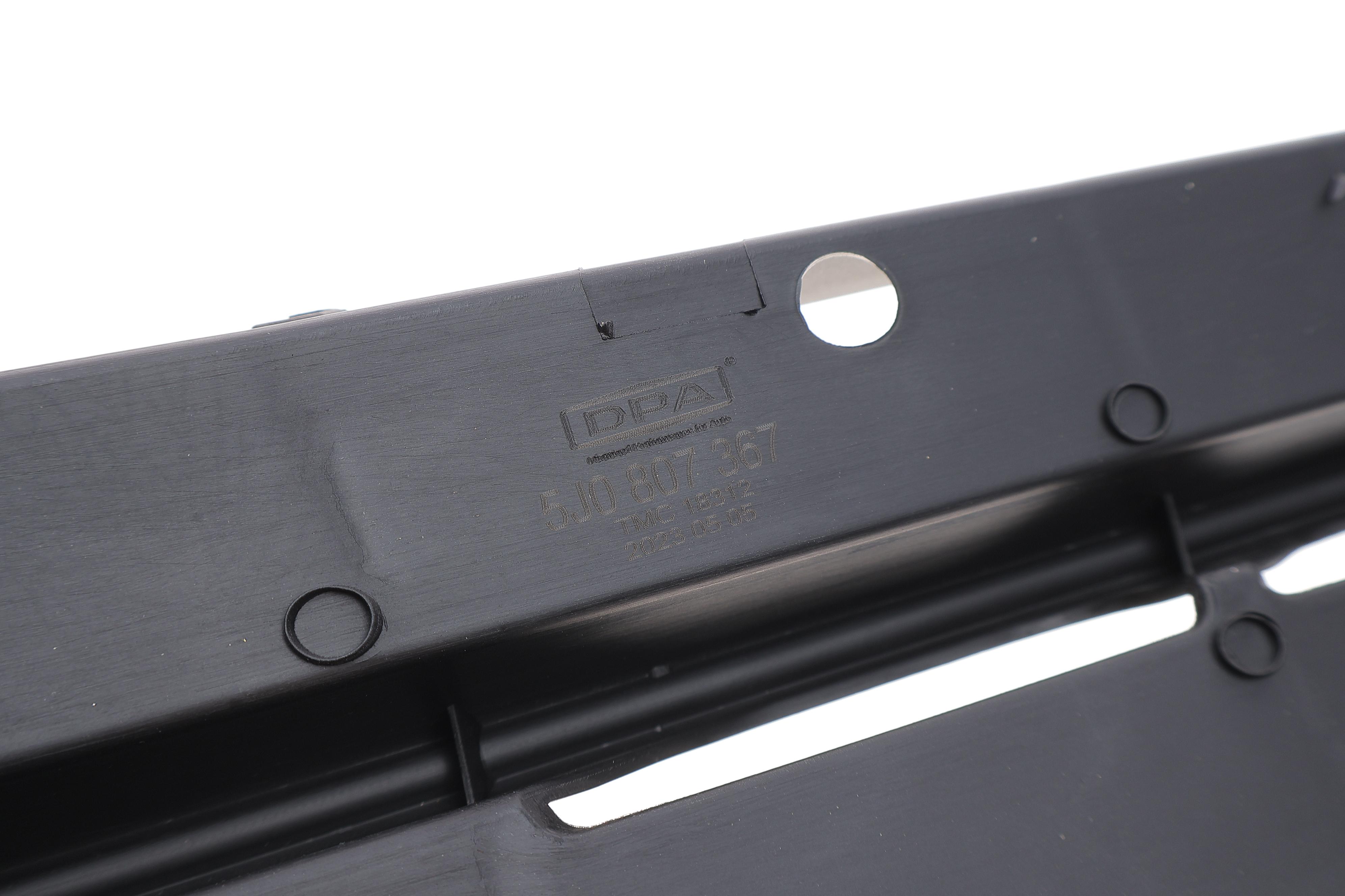 Вставка бампера (без протитуманки) Skoda Fabia/Roomster 06-14 (L)