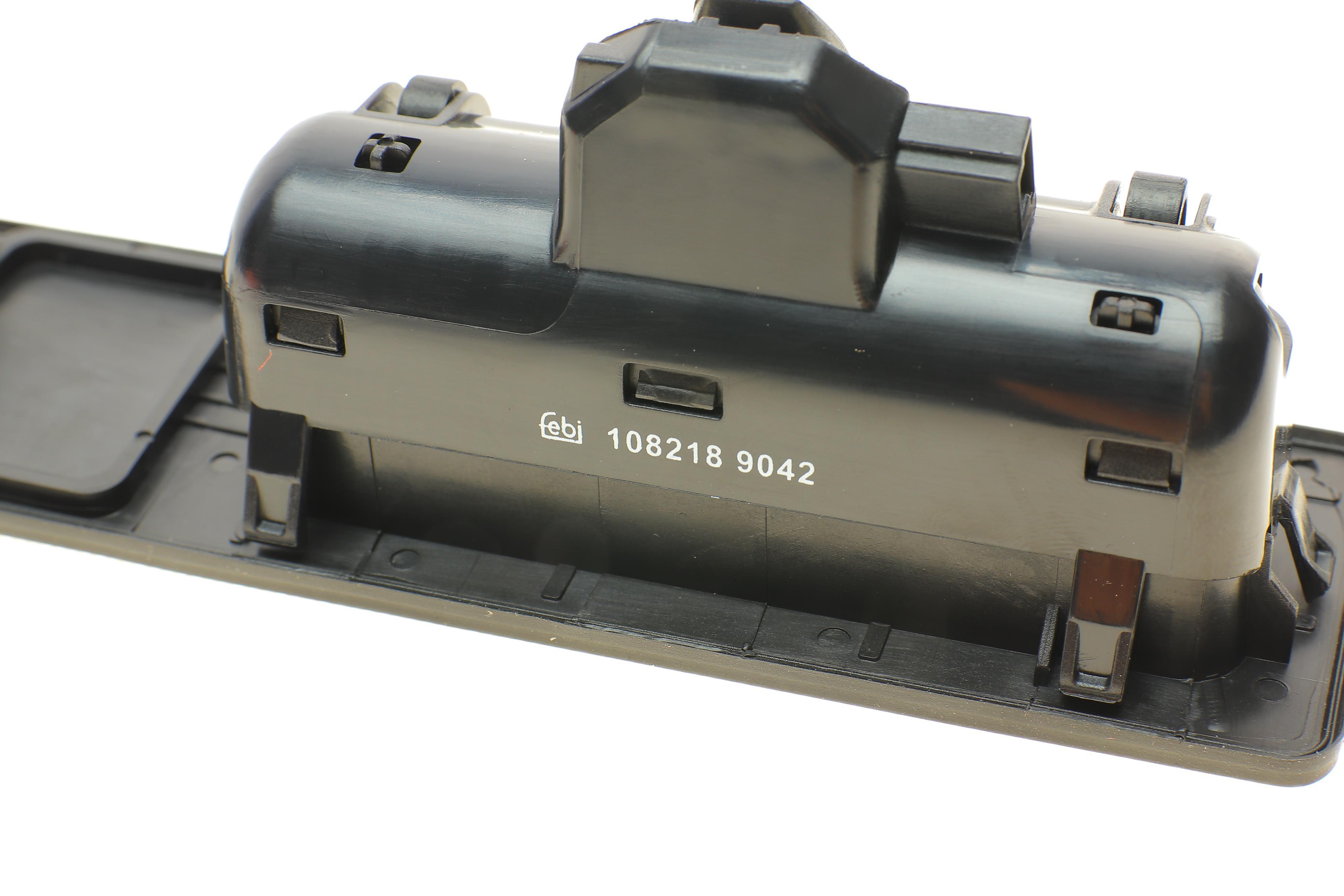 Кнопка відкривання багажника BMW 2 (F23)/3 (F30)/4 (F32)/5 (F10) 10-