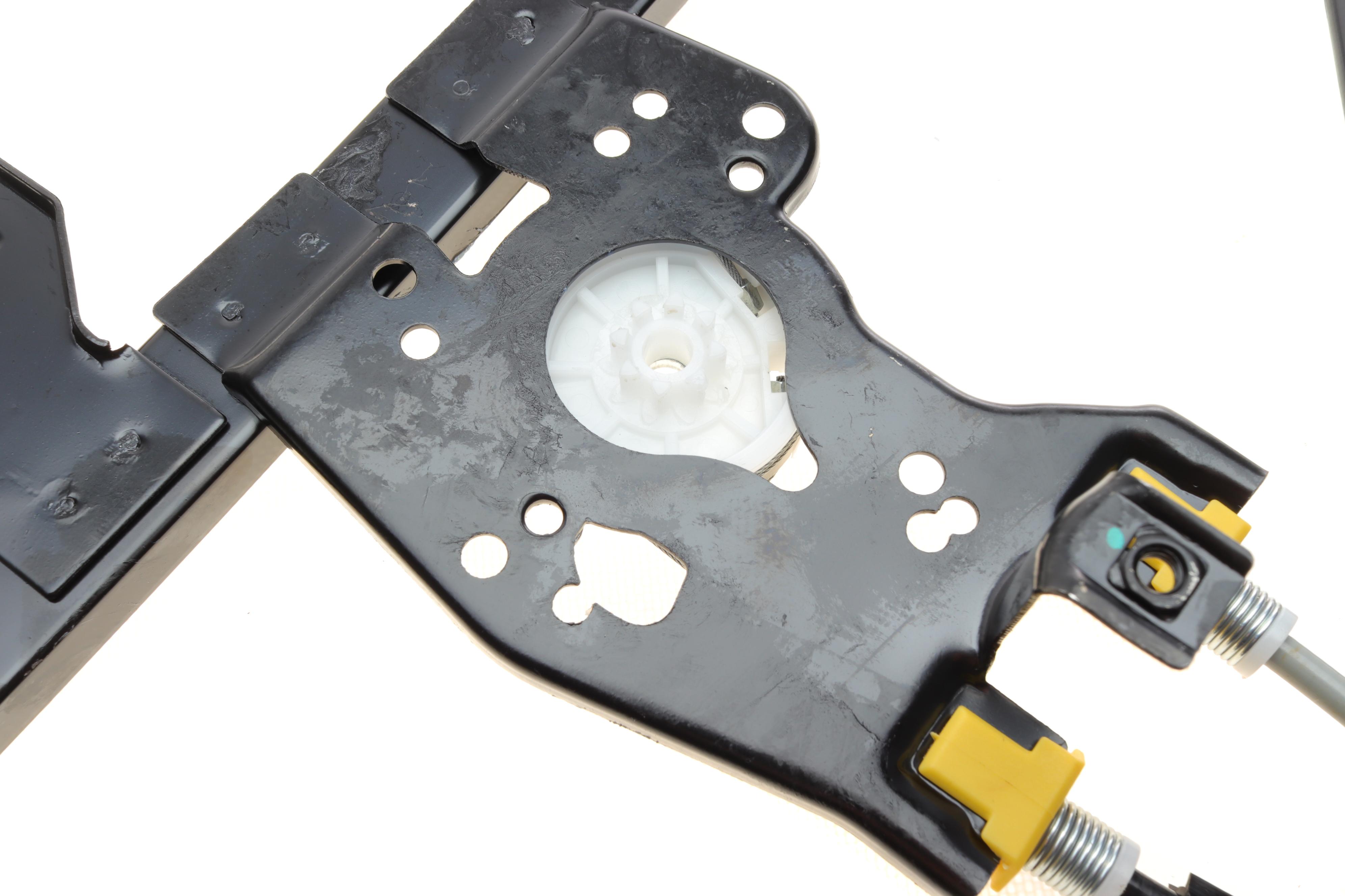 Склопідіймач (передній) Citroen Berlingo/Peugeot Partner 96- (L) (електро) (без моторчика)