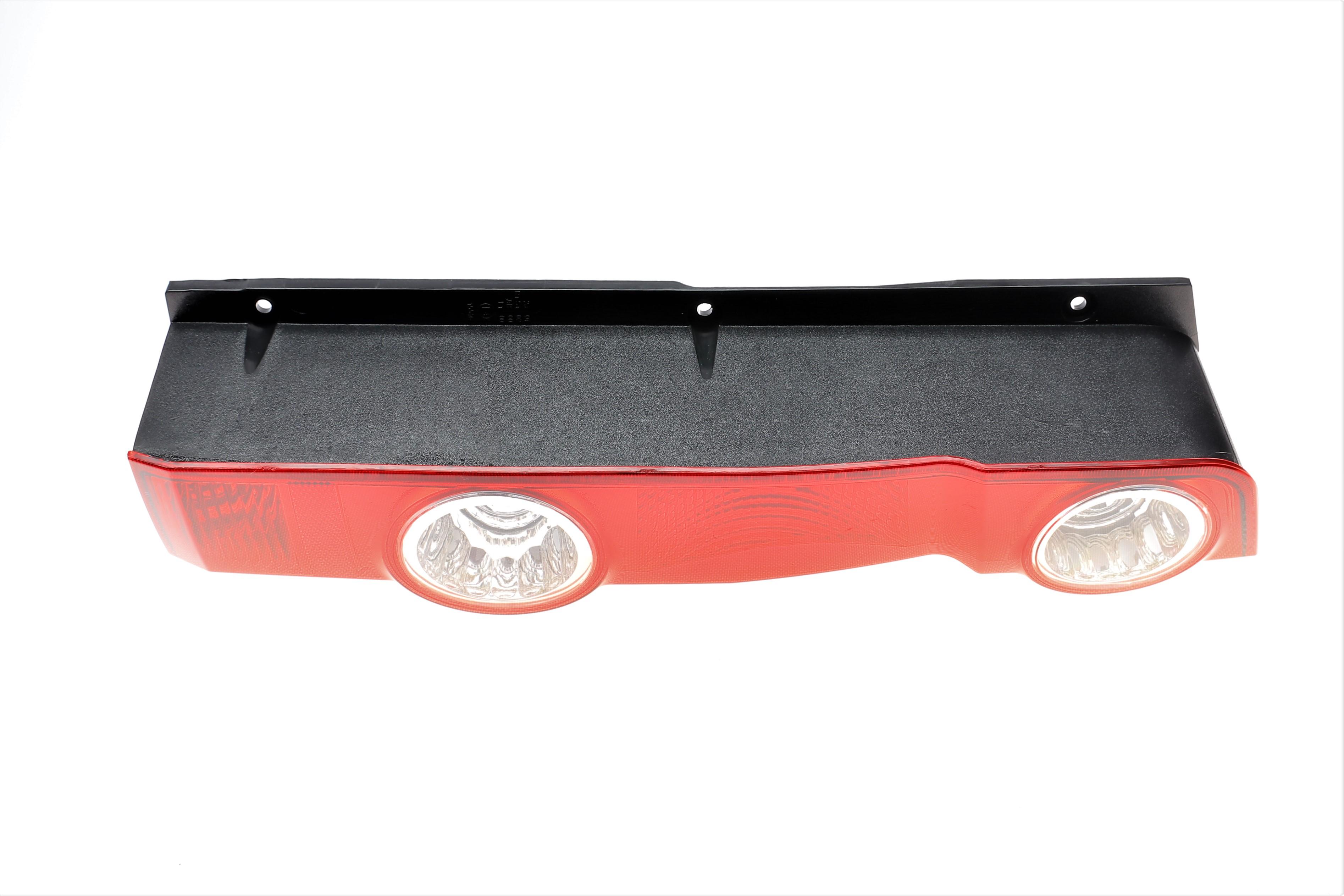 Ліхтар задній VW Crafter 06- (R)