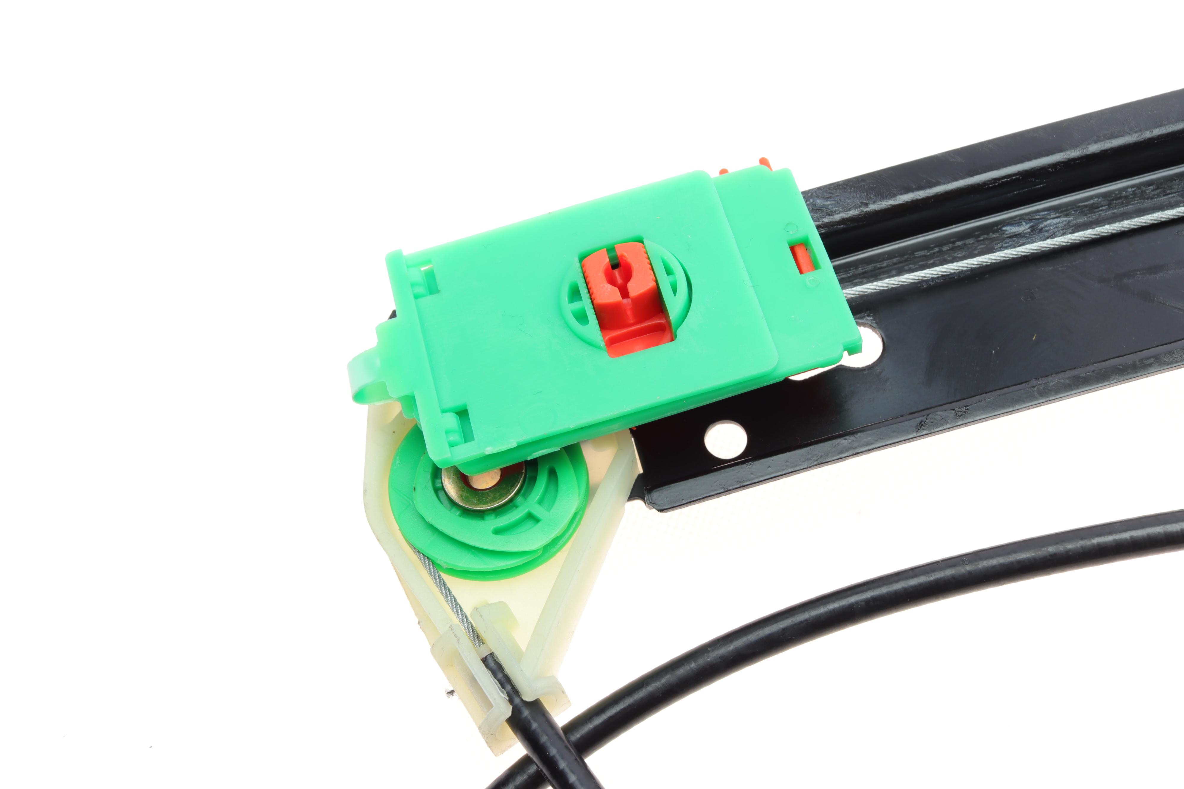 Склопідіймач (передній) Audi A6 97-05 (L) (електро) (без моторчика)