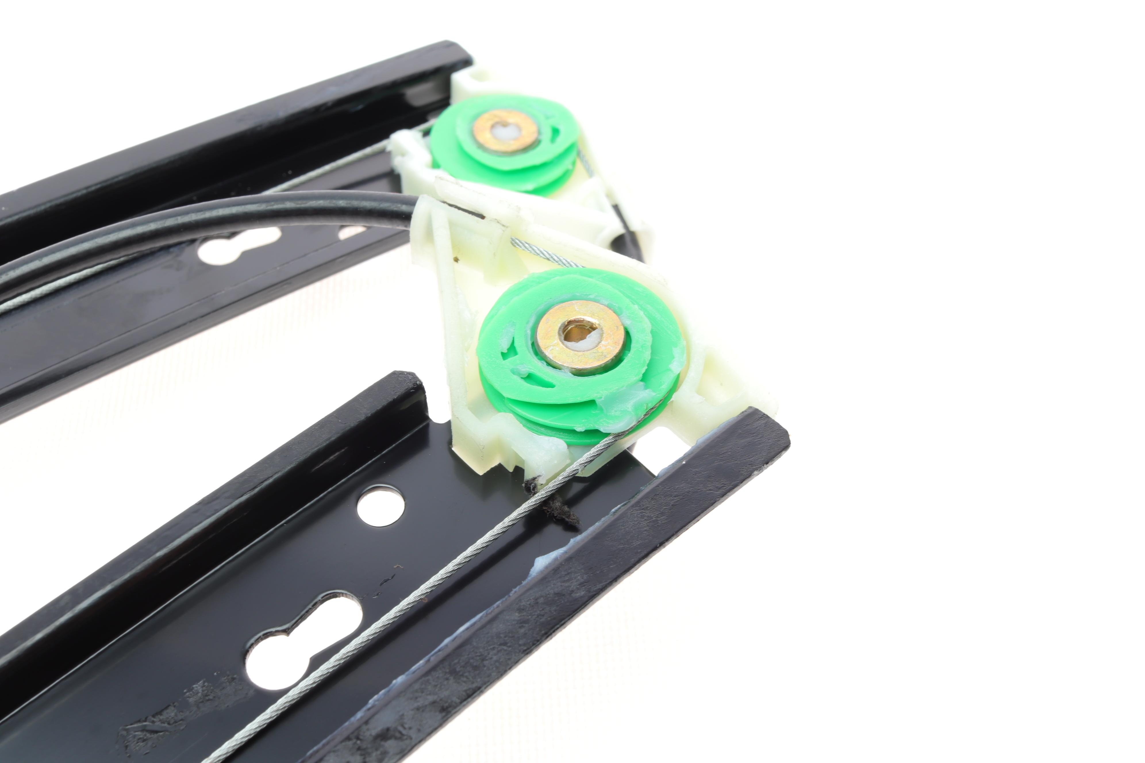 Склопідіймач (передній) Audi A6 97-05 (L) (електро) (без моторчика)