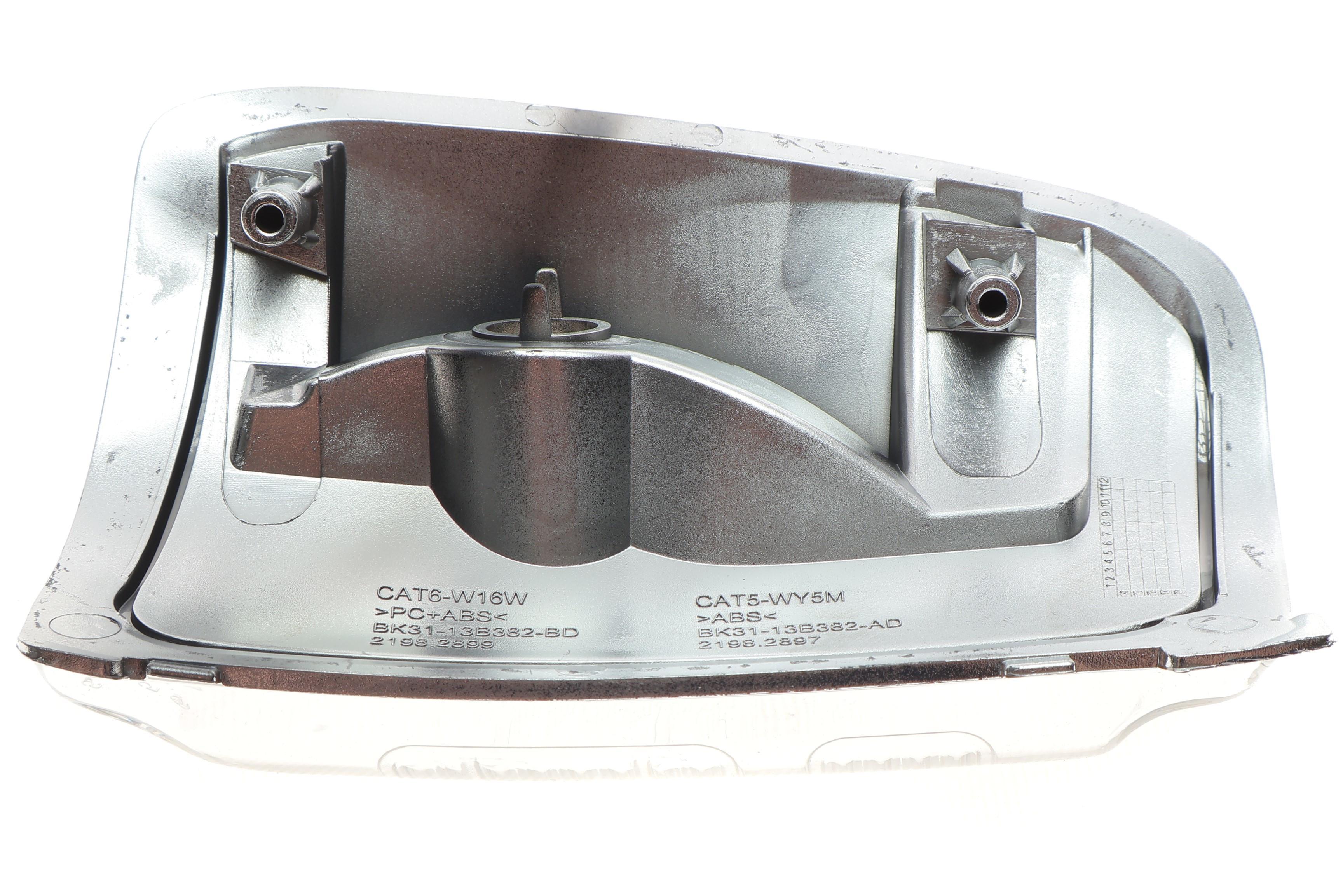 Повторювач повороту на дзеркало Ford Transit 14- (R) (білий)