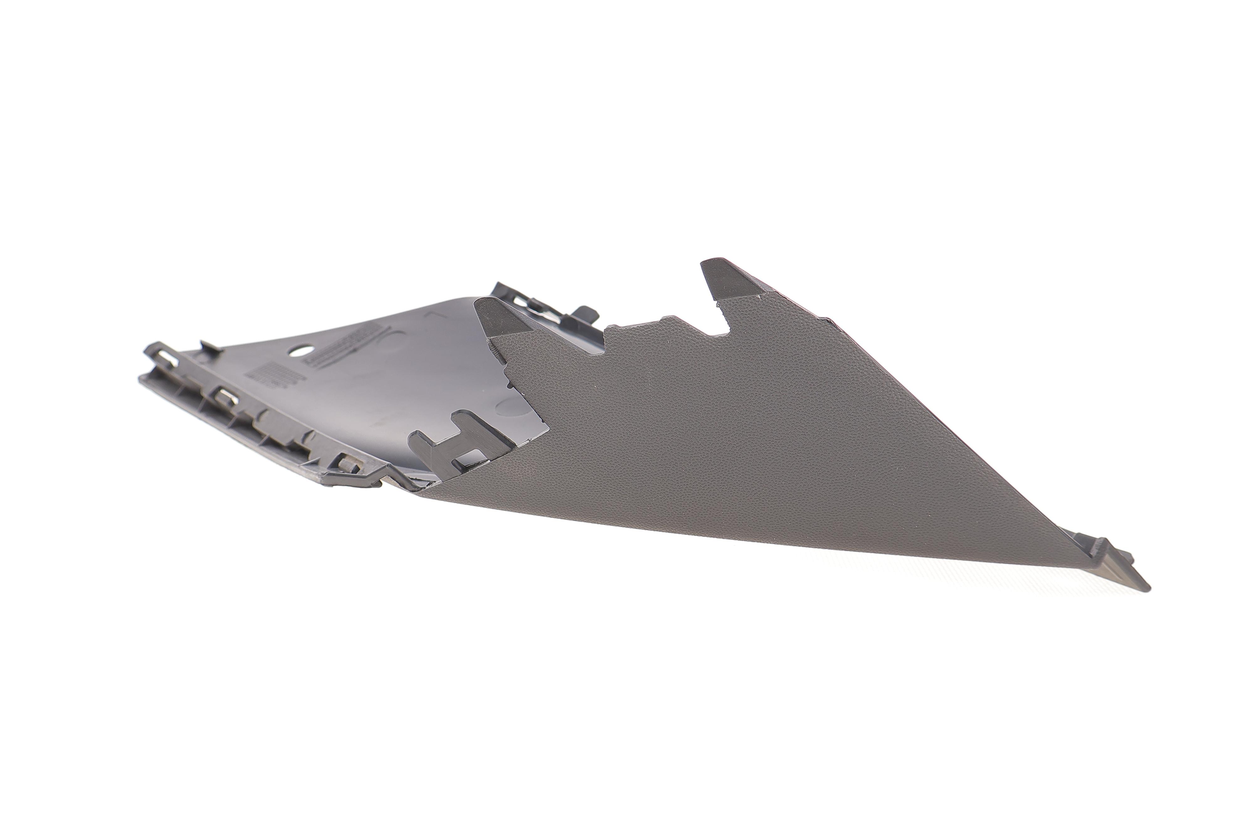 Накладка бампера (переднього) VW Touareg 10-18 (L)