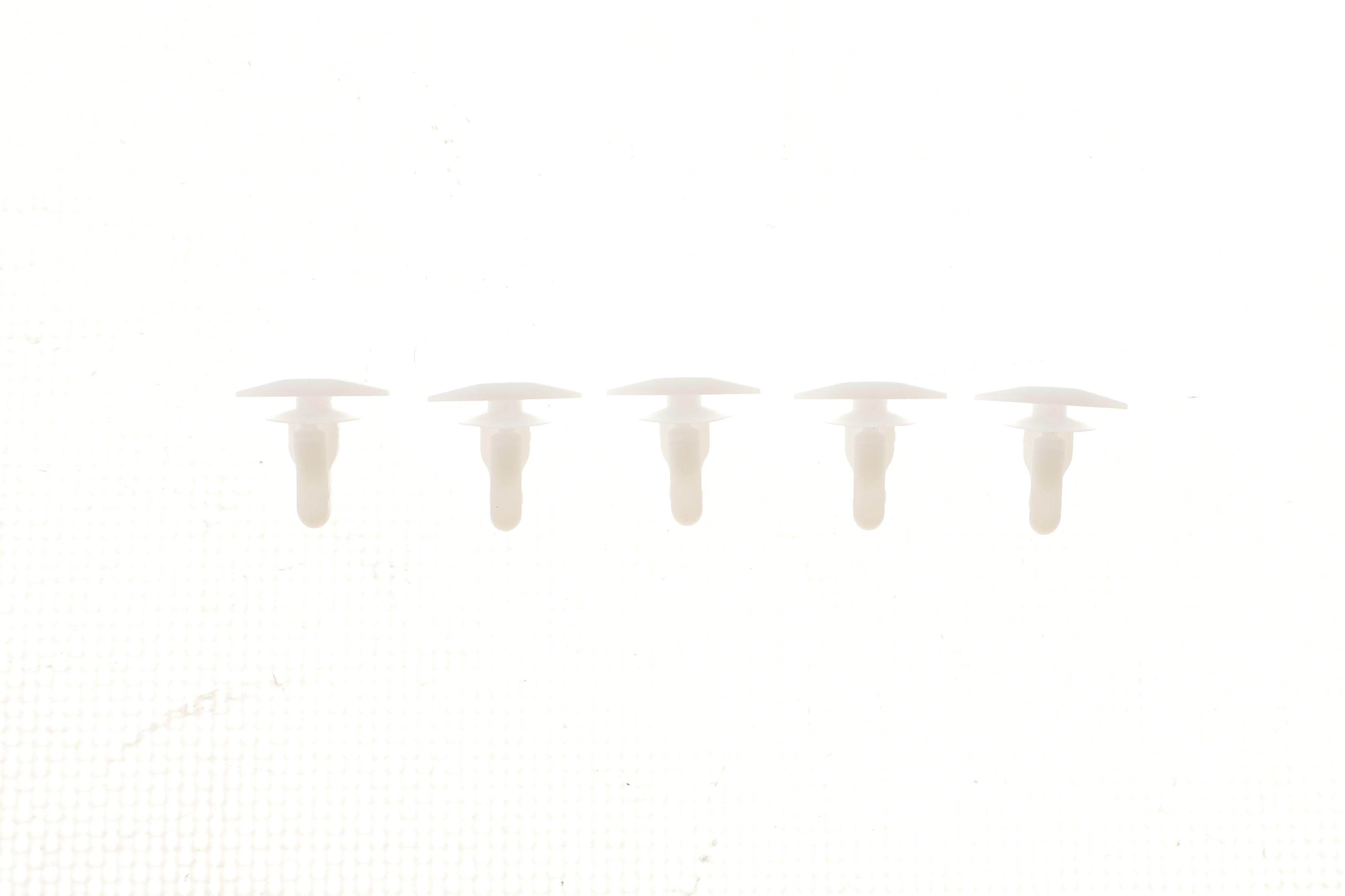 Кліпса (пістон) кріплення ущільнювача дверей Kia Sportage/Hyundai Santa Fe 01-