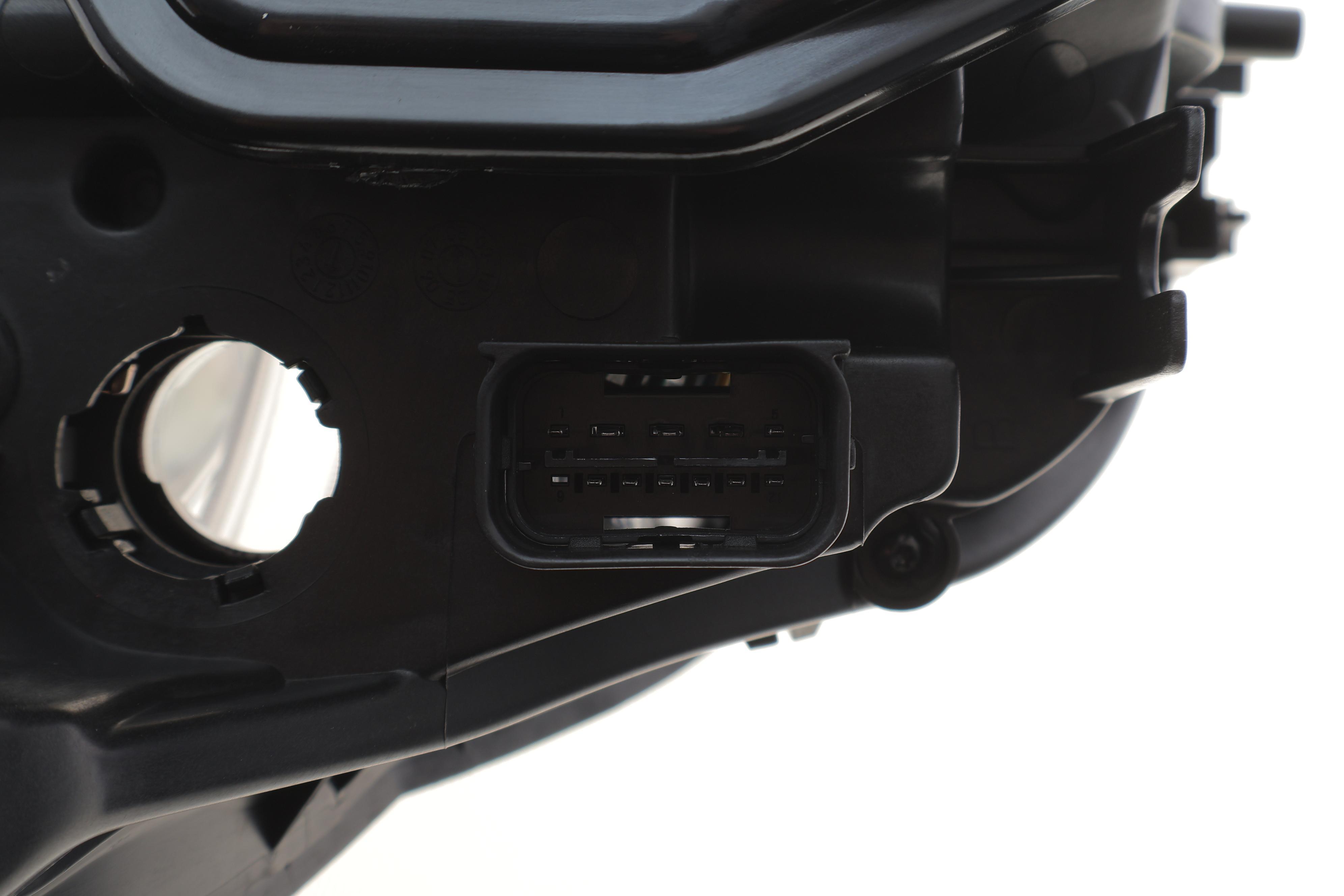 Фара (L) BMW 5 (E60)/(E61) M5 04-10 (Bi-Xenon)