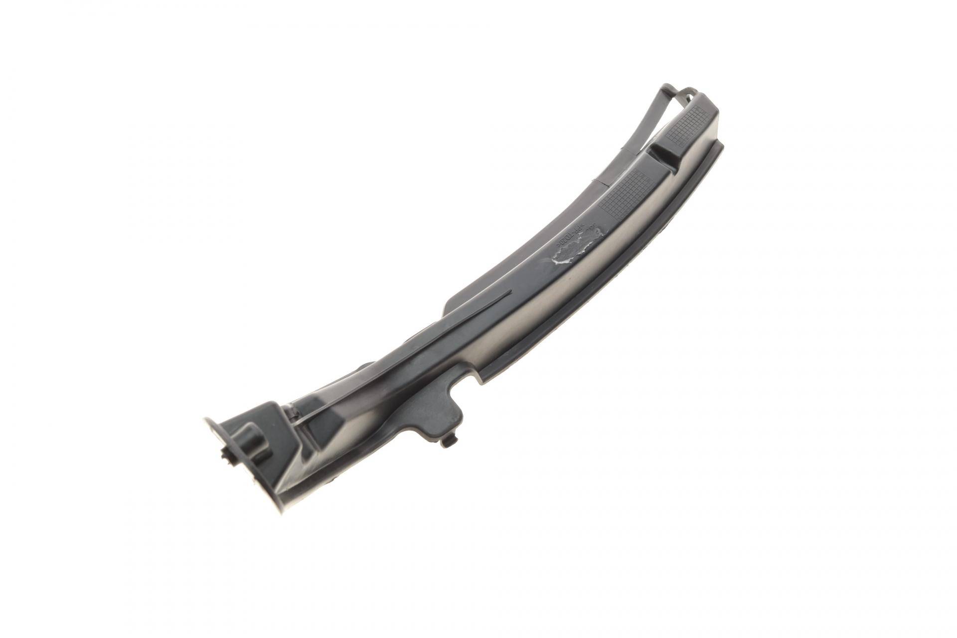 Кронштейн кріплення бампера (переднього/L) VW Passat 05-10