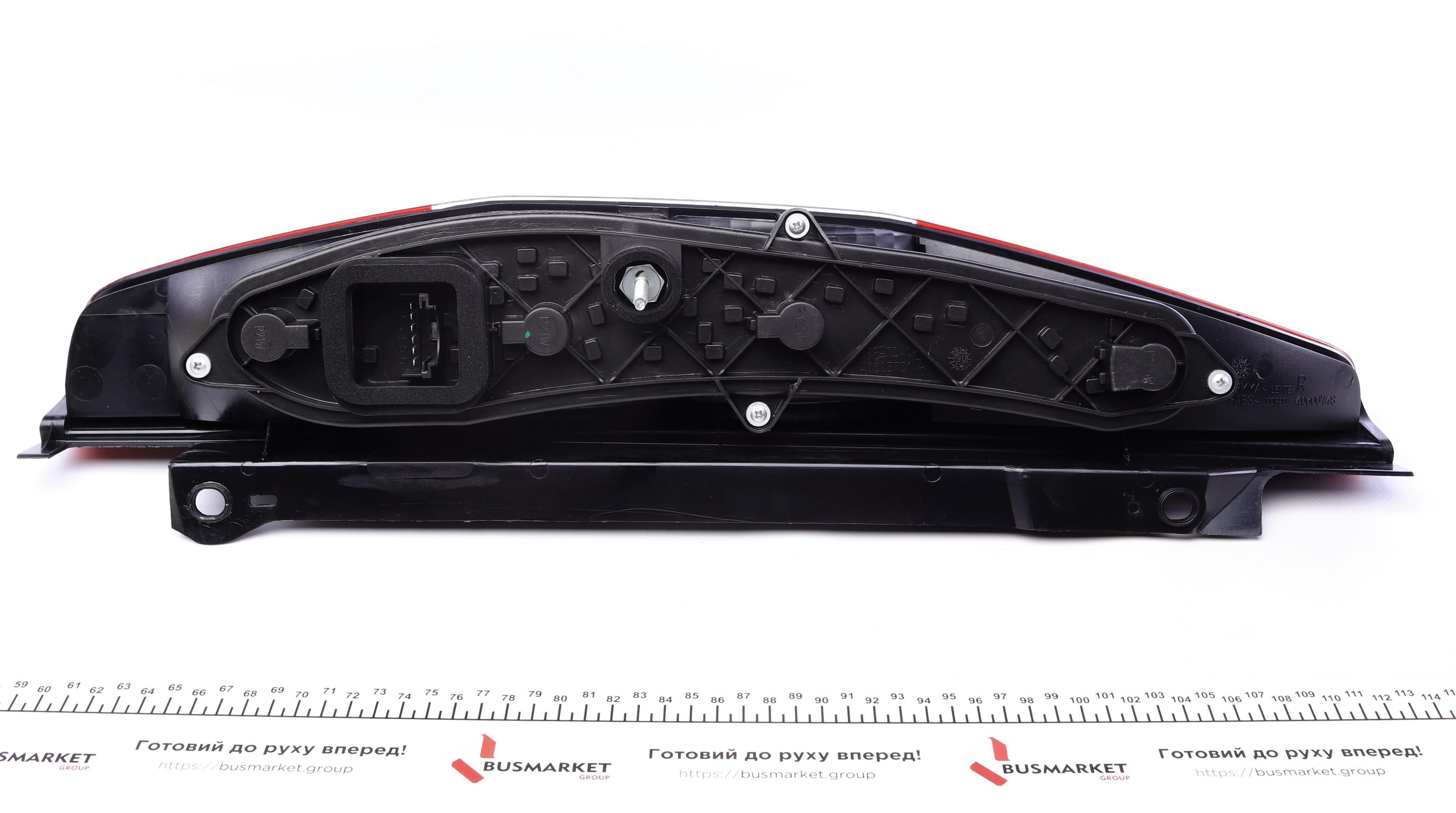 Ліхтар задній Fiat Doblo 01-05 (R) (LLD321)