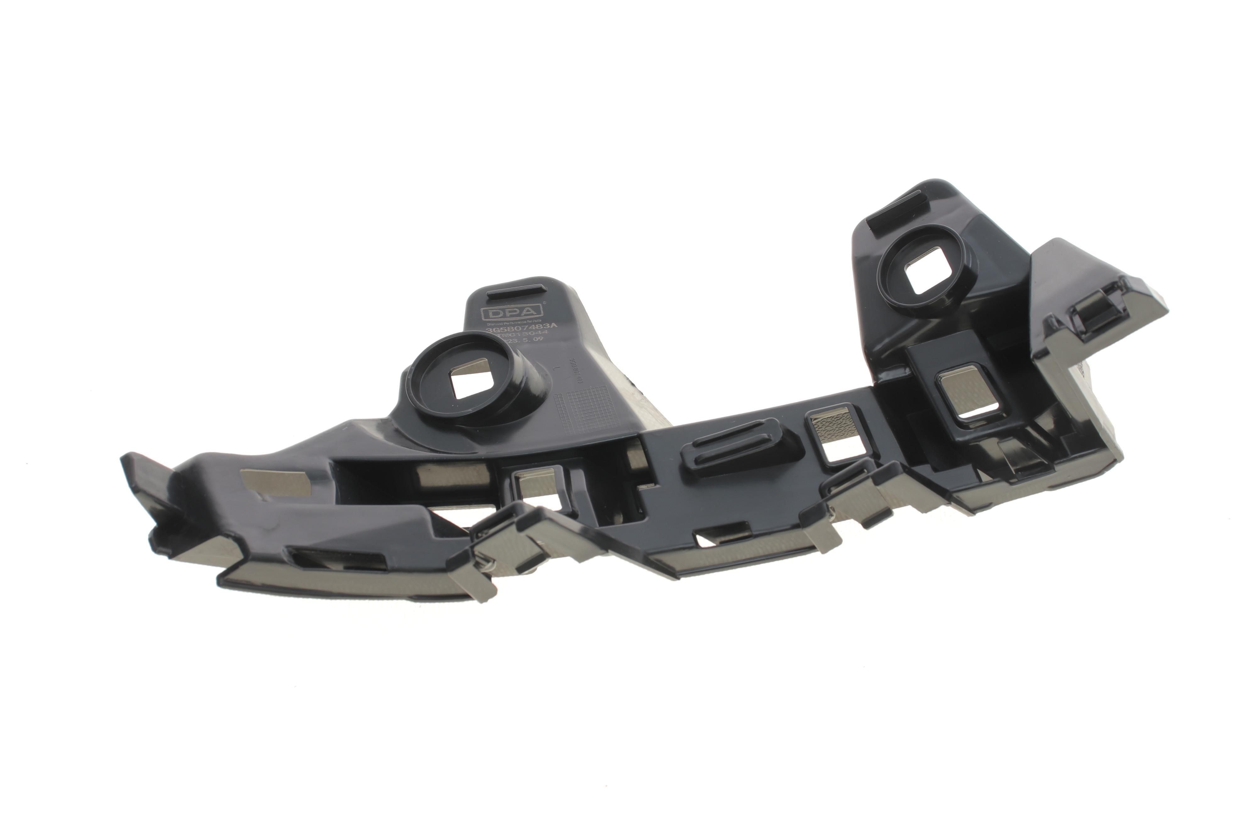 Кронштейн кріплення бампера (заднього/L) VW Passat 15-