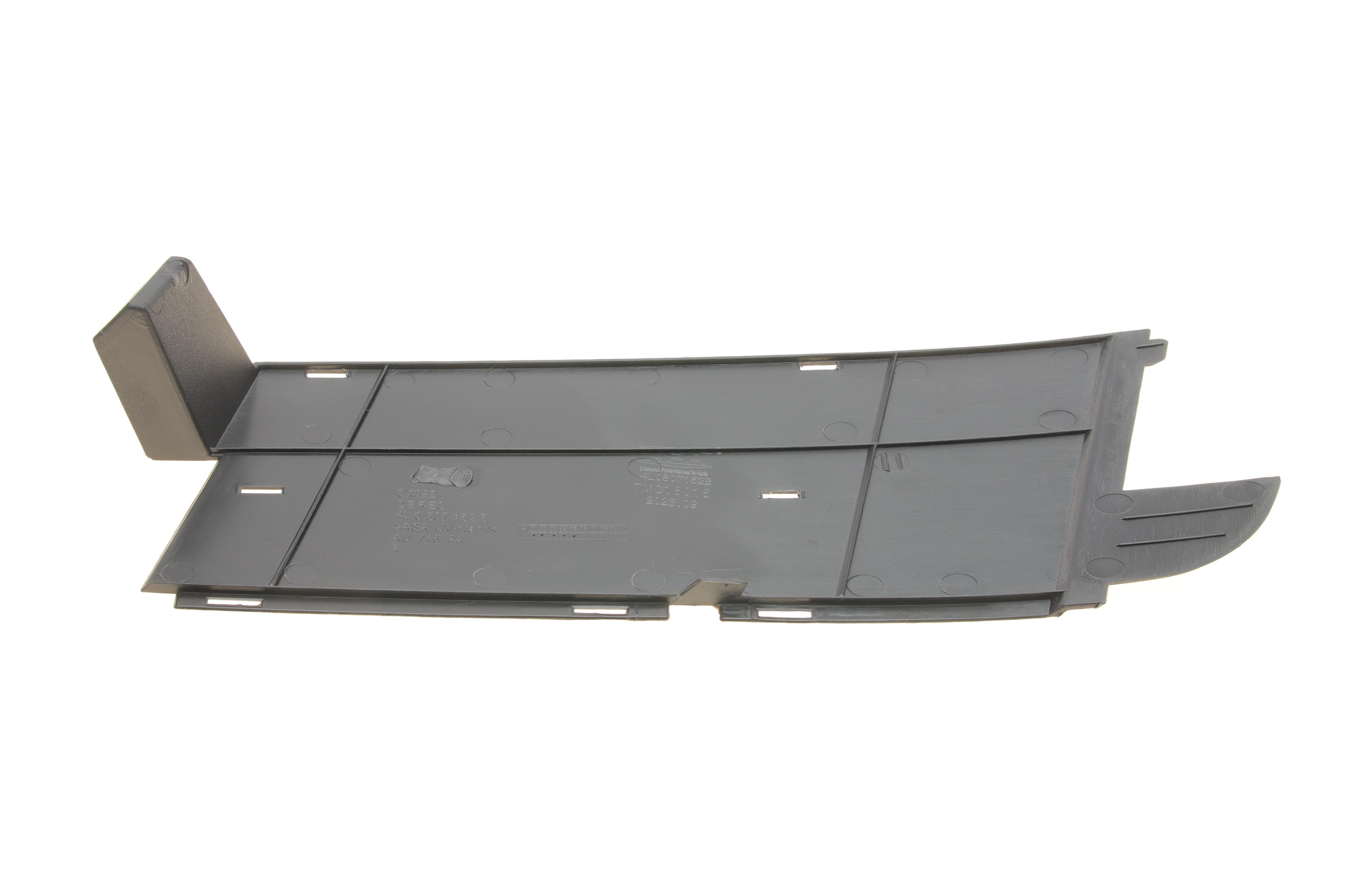 Вставка бампера (під протитуманку) Audi Q7 06-10 (R)