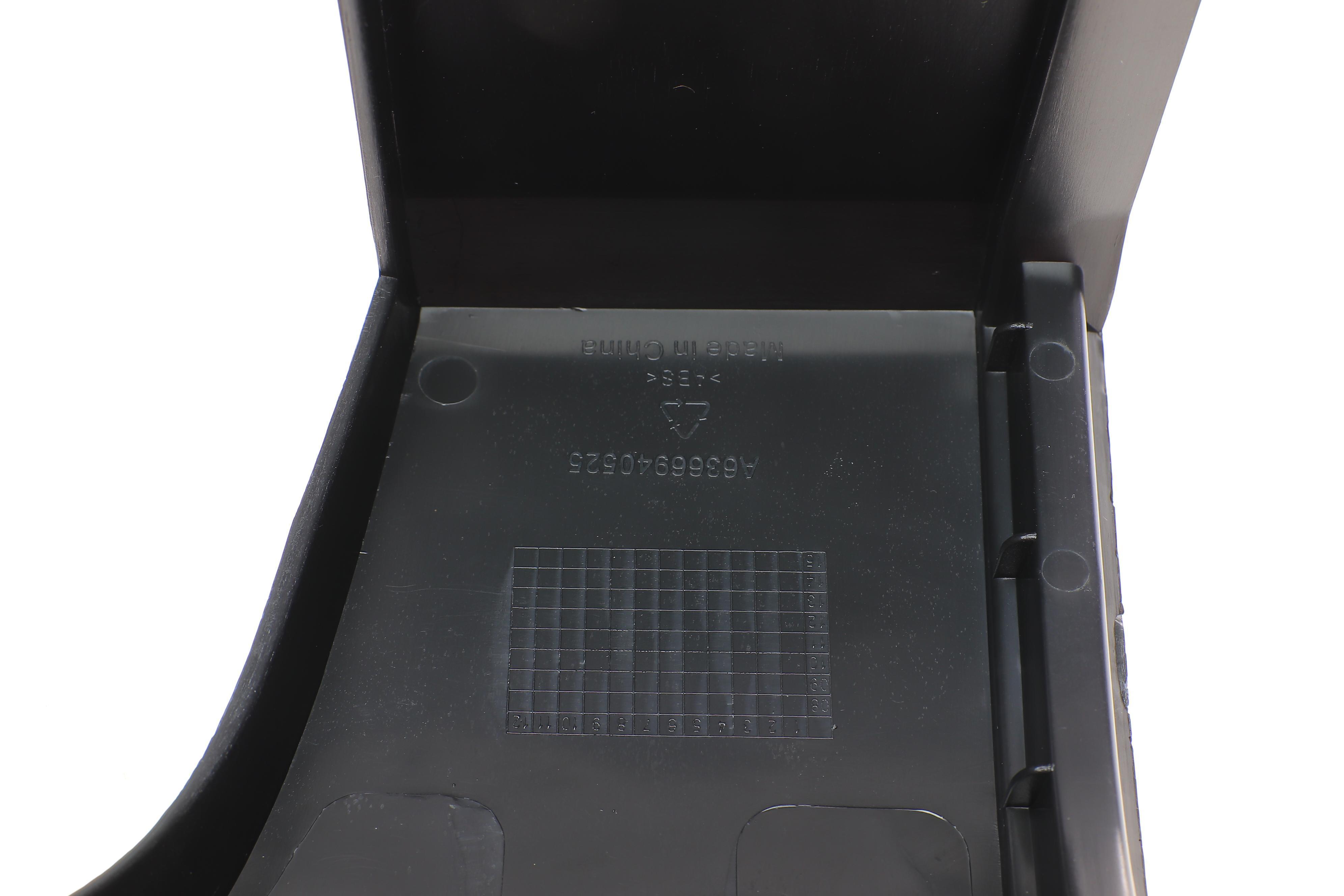 Накладка петлі дверей MB Vito (W639) (R)