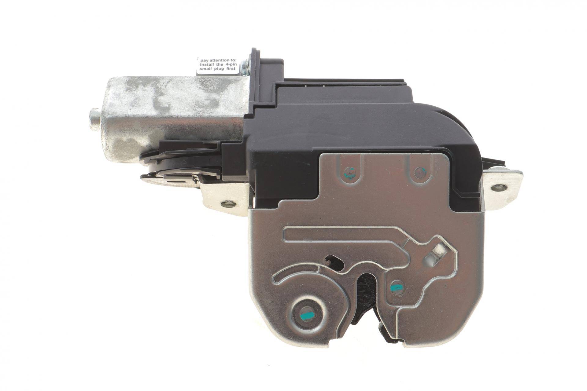 Замок кришки багажника VW Sharan/Touareg/Seat Alhambra 10-