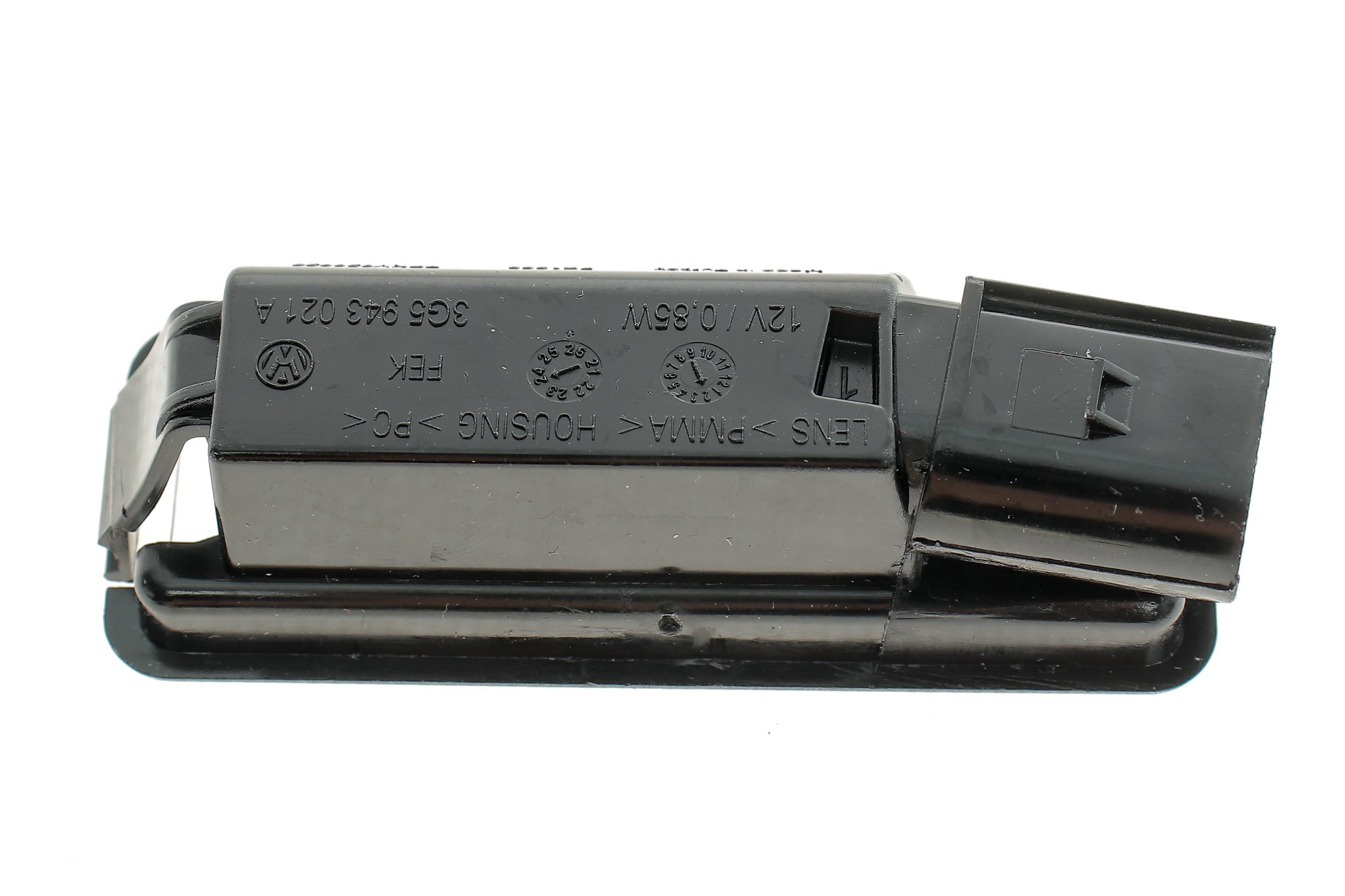 Ліхтар освітлення номерного знака VW Golf/Passat 14- (всередині ОЕ)