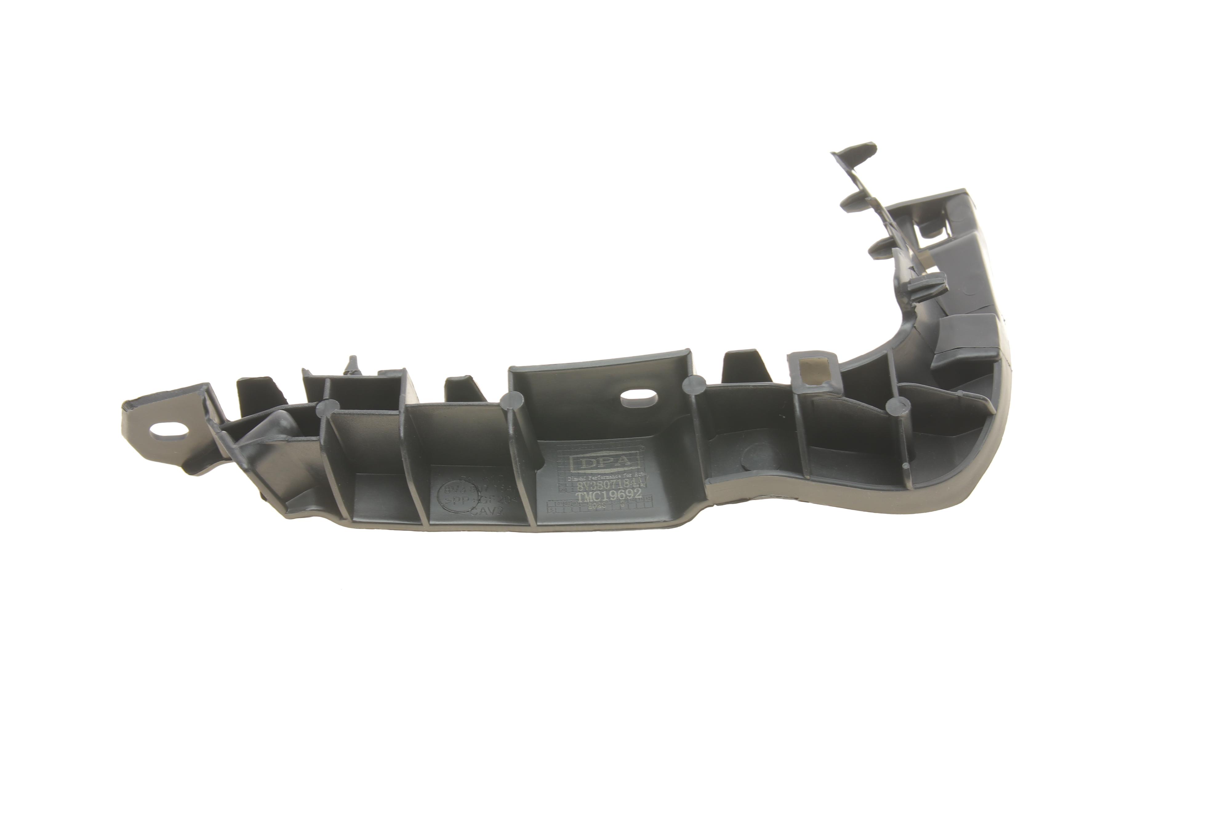 Кронштейн кріплення бампера (переднього/R) Audi A3 12-20