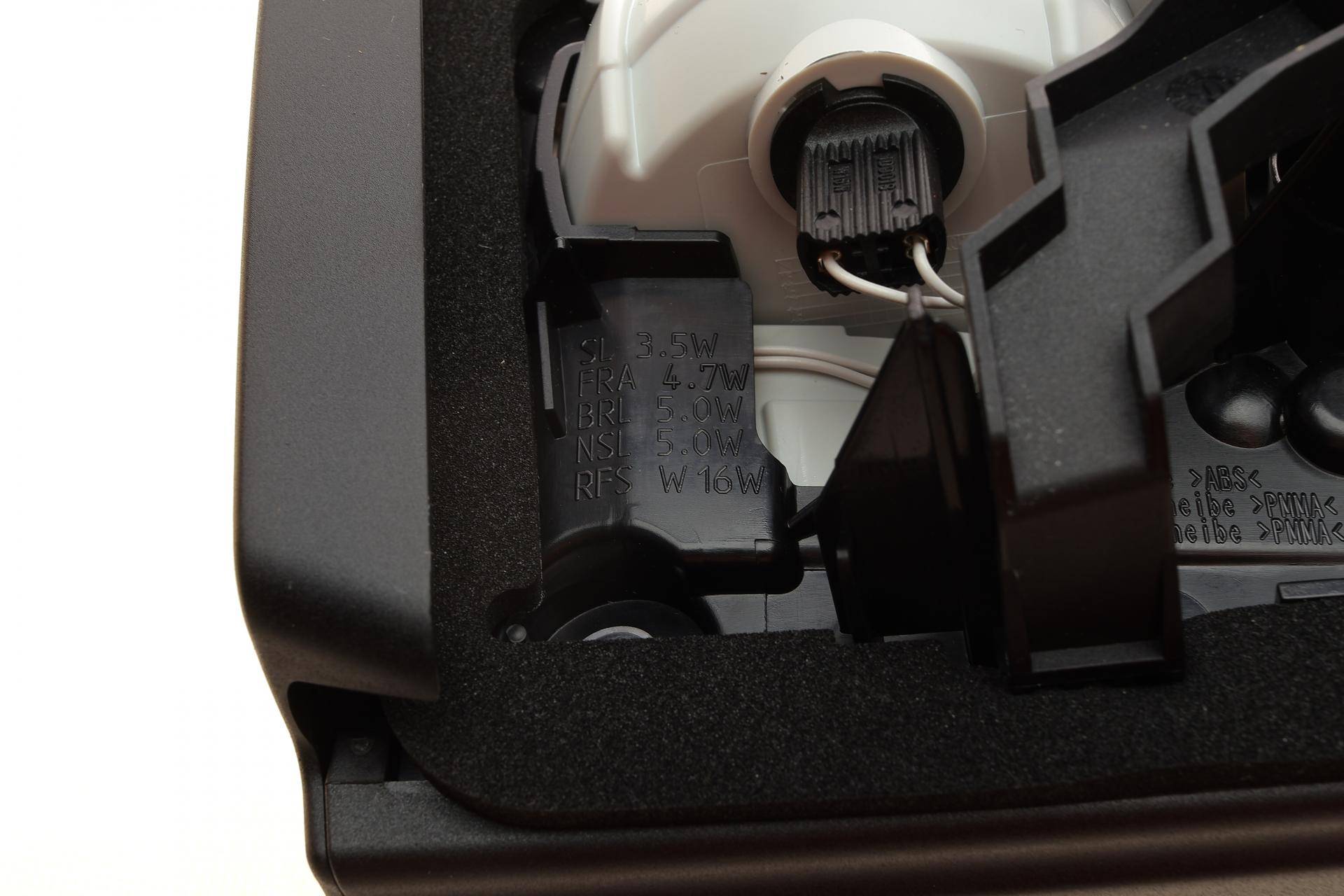 Ліхтар задній Audi A6 11-14 (R)