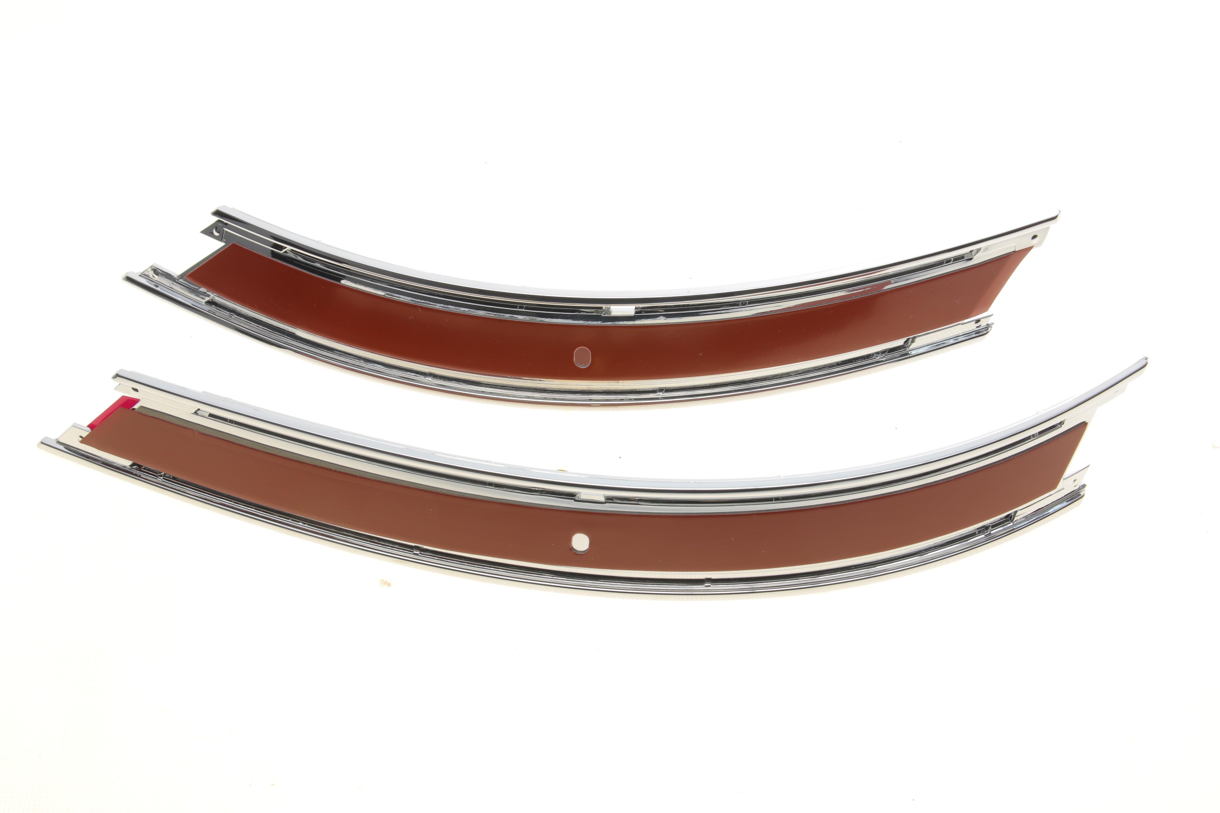 Накладка ліхтаря (заднього) MB S-class (W221) 06-13 (R)