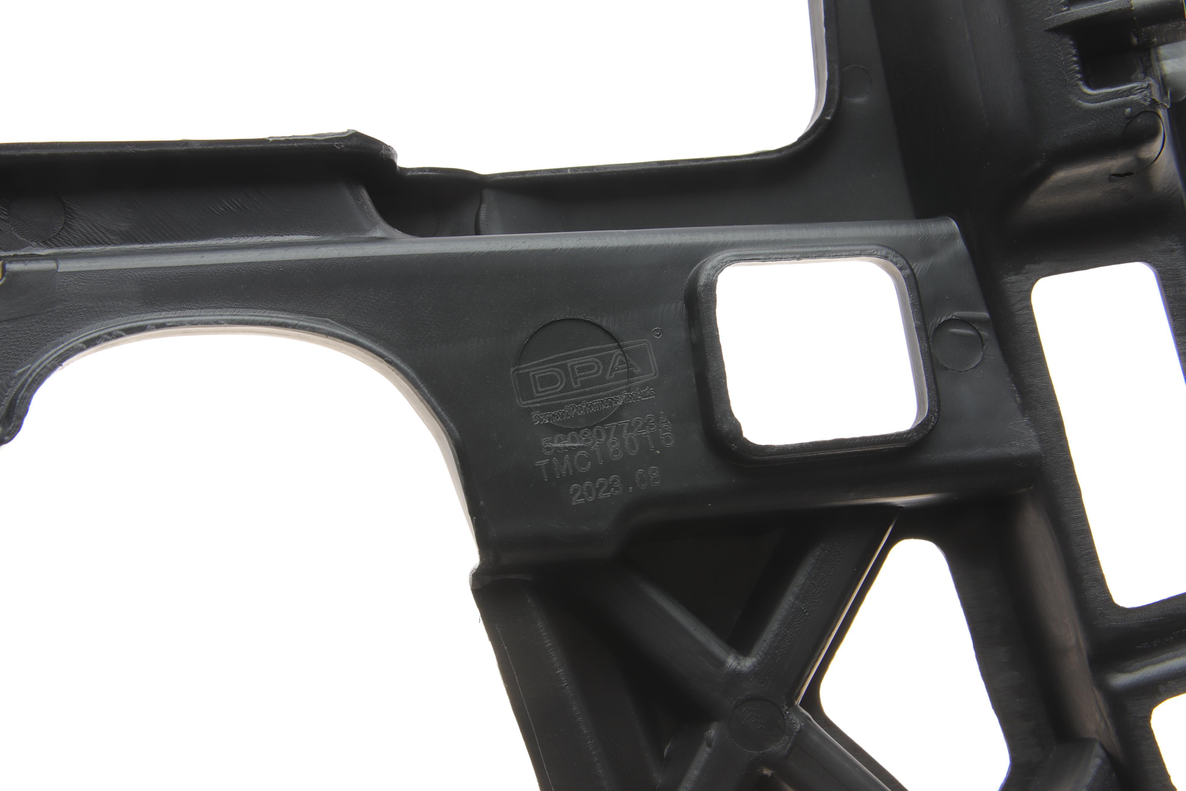 Кронштейн кріплення бампера (переднього/L) VW Golf VII 12-20