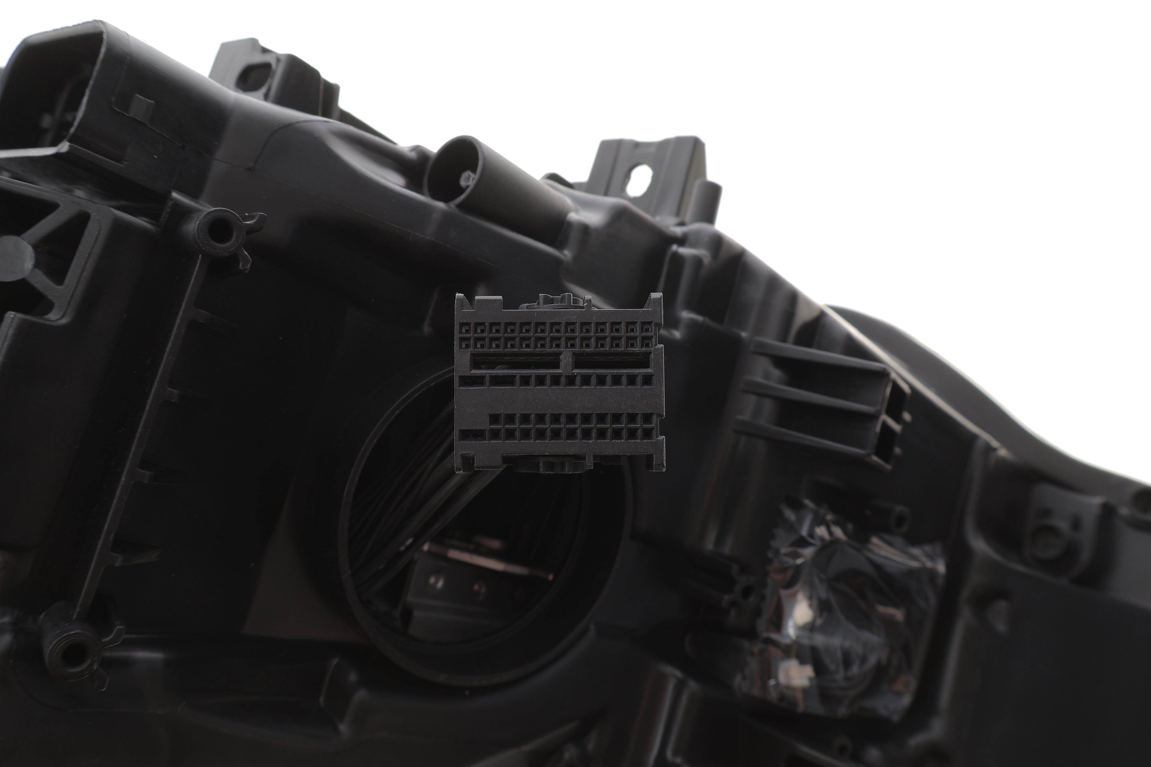 Фара (R) BMW 3 (F30/F80) 11-18 (LED)