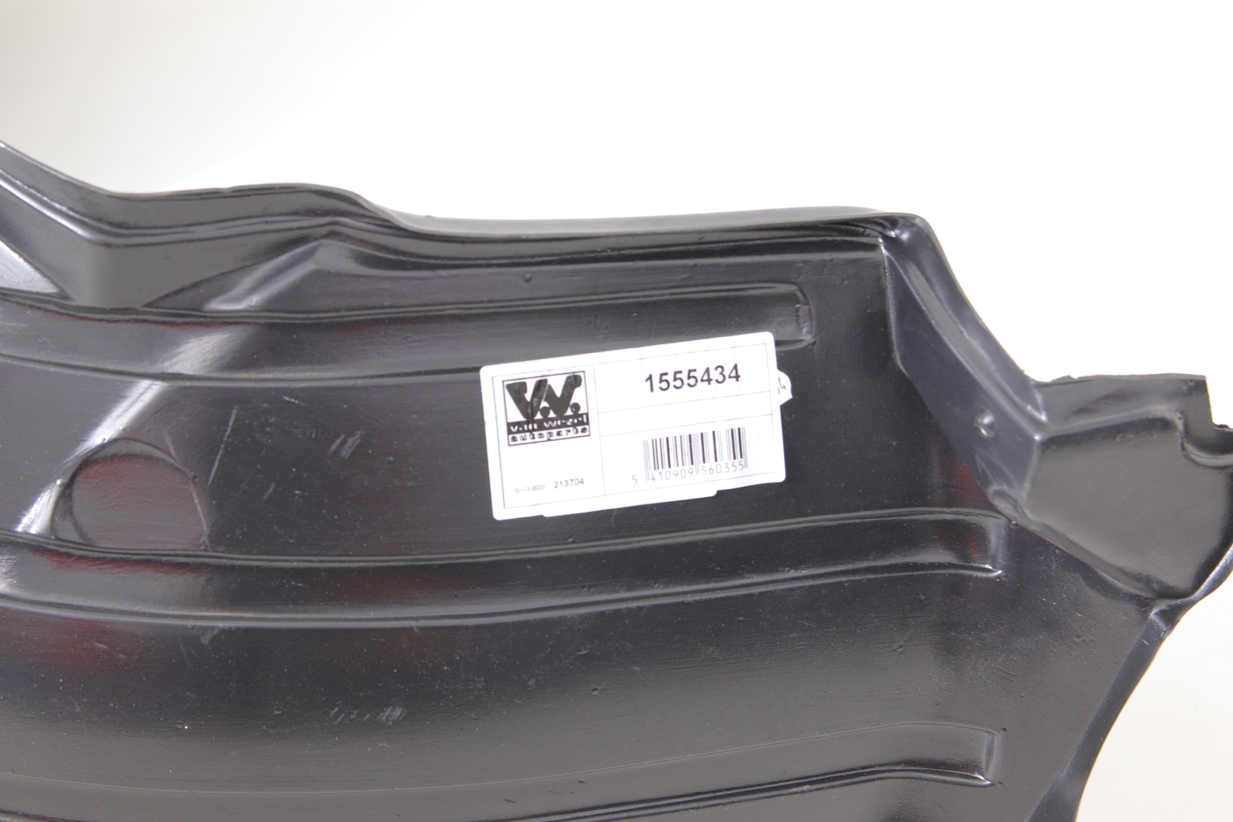 Підкрильник (передній) Dacia Duster 11- (R)