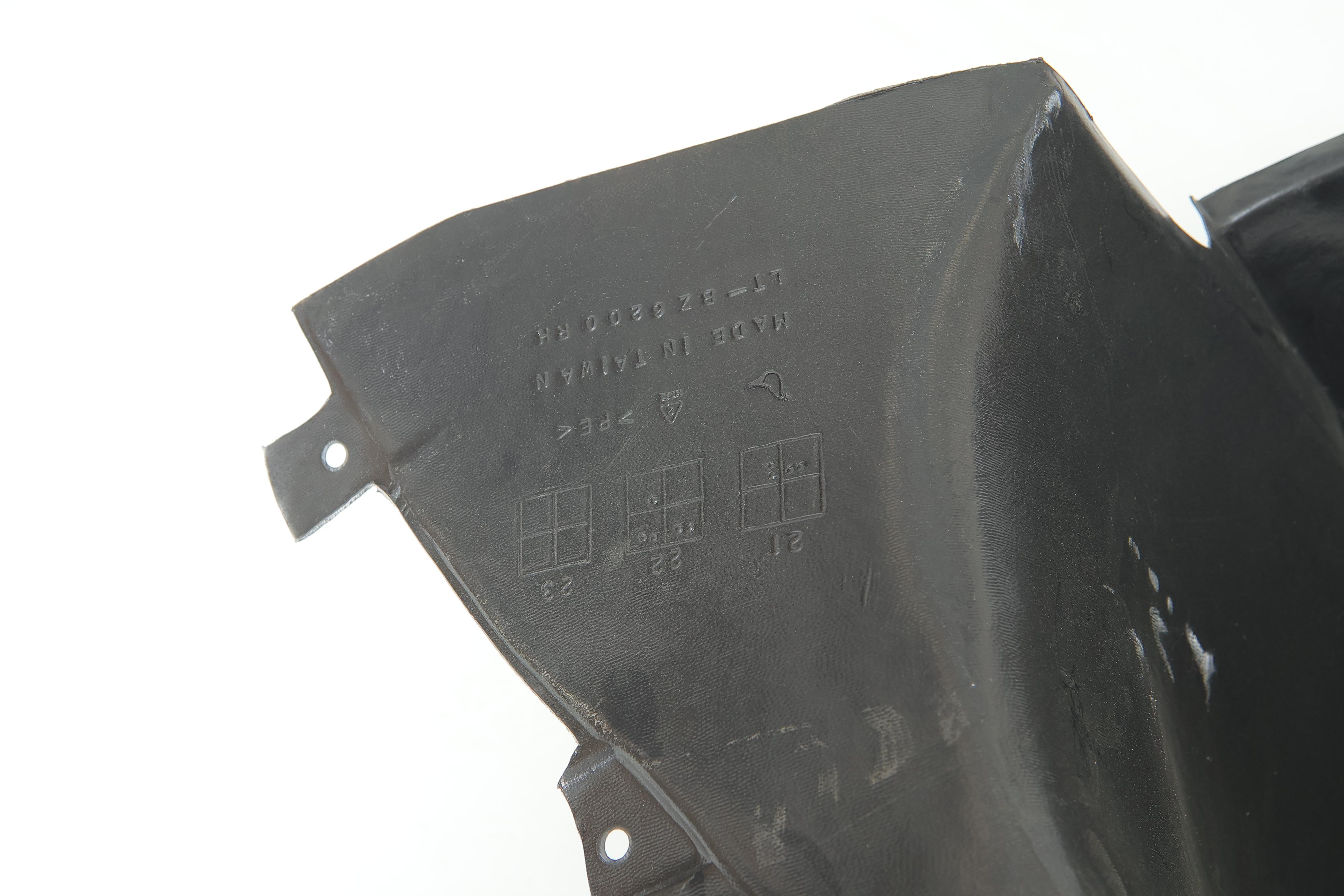 Підкрильник (передній) MB Vito (W639) 03- (R)