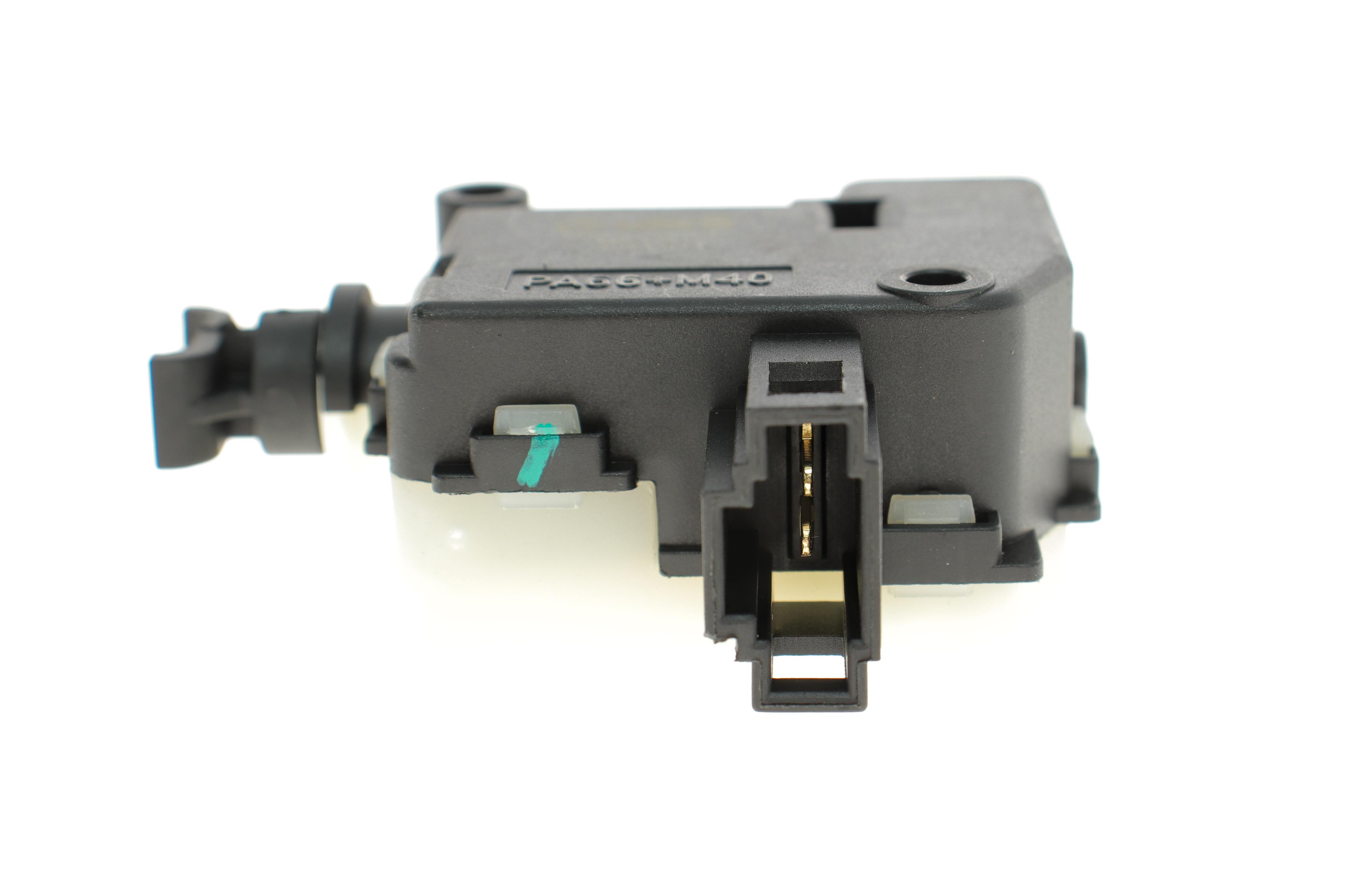 Замок кришки багажника VW Golf IV/Passat 96-05