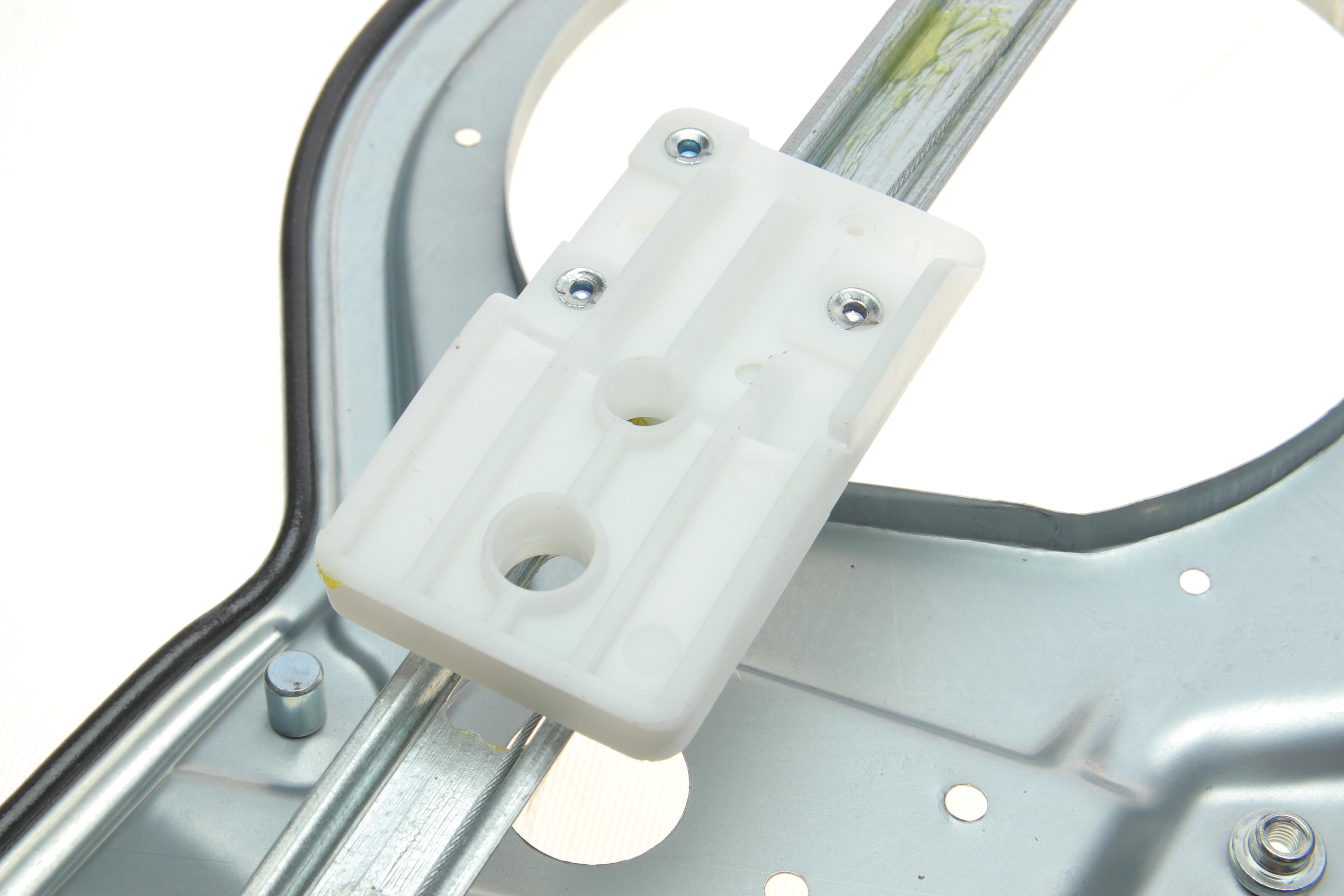 Склопідіймач (передній) Skoda Octavia 04-13 (L) (електро) (без моторчика) (з пластиною)