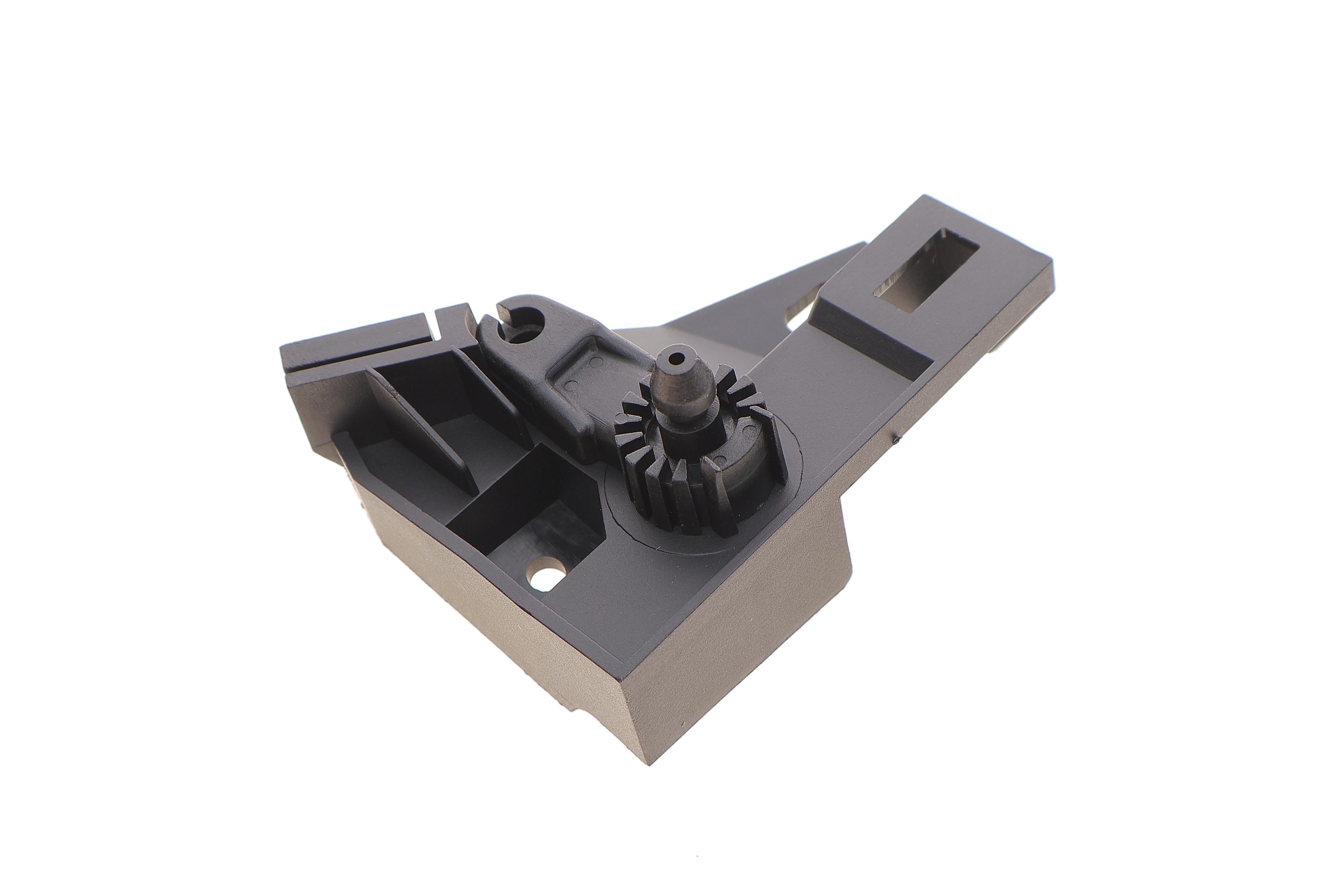 Кронштейн ручки капоту Audi Q3/VW Golf V/VI/Passat B6/B7/Tiguan 06-18