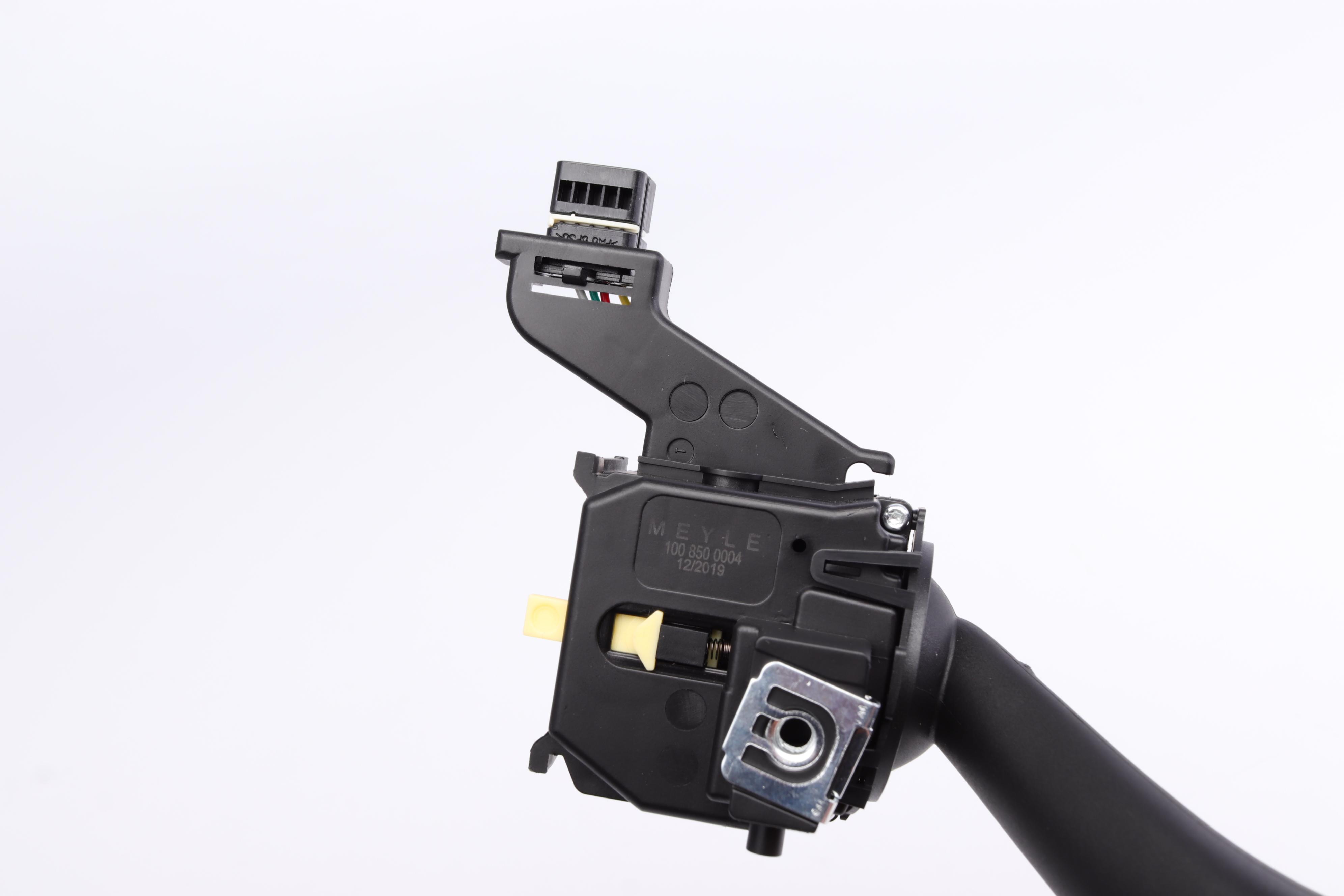 Перемикач світла фар VW Caddy III 1.9-2.0 TDI 04-15