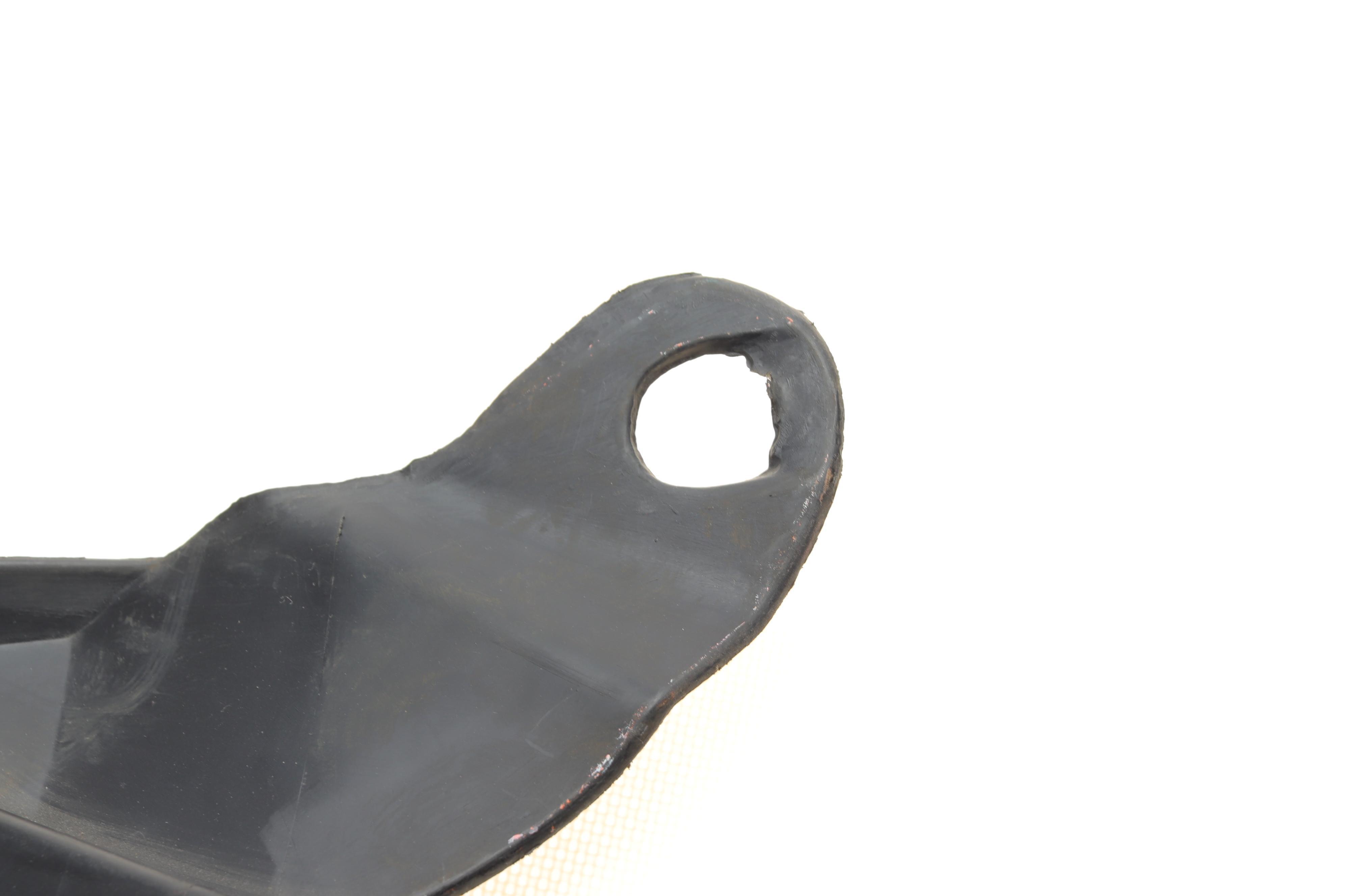 Підкрильник крила переднього Renault Kangoo 97-07 (L)