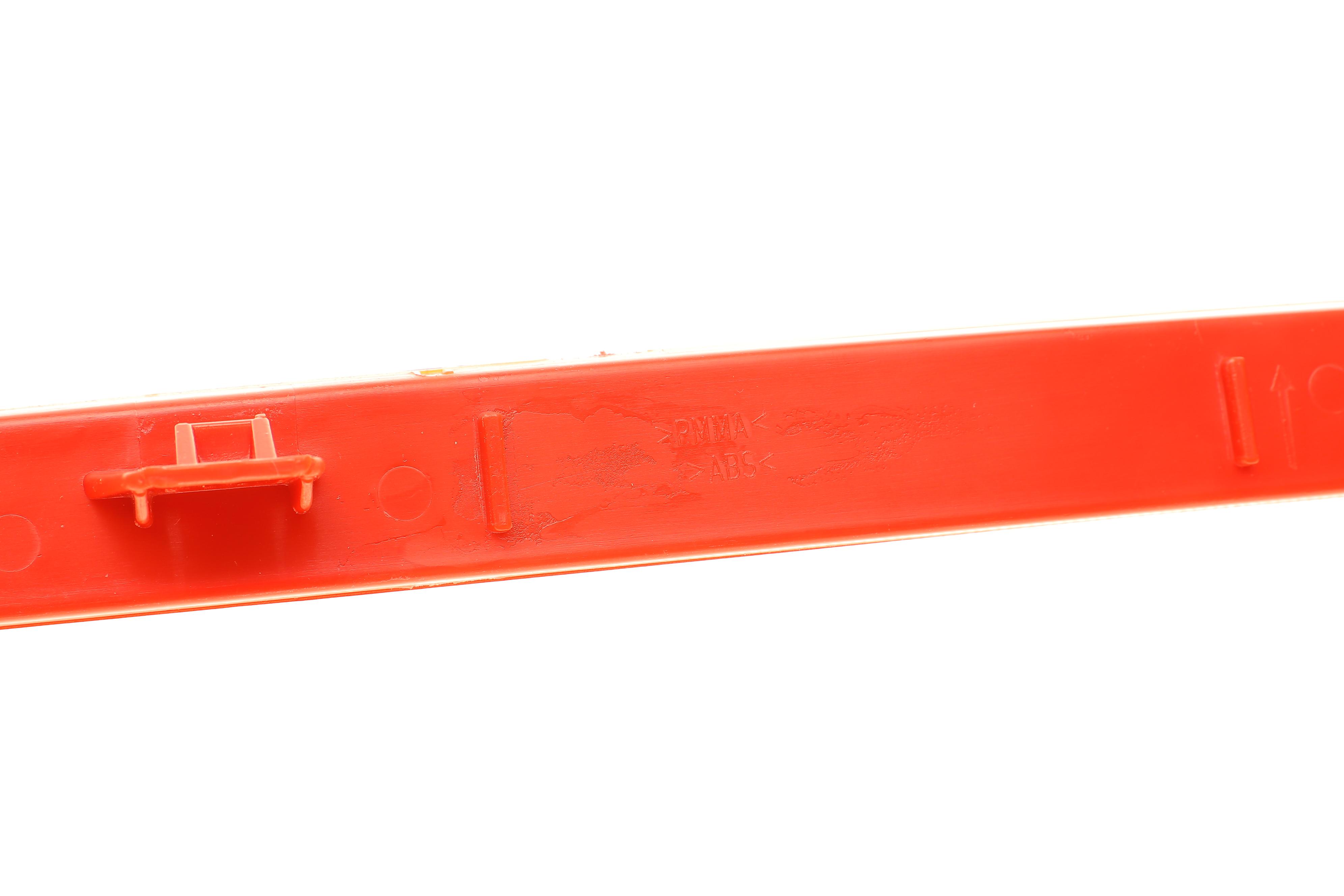 Світловідбивач бампера (заднього) BMW 3 (F30/F31) 11-19 (M-Tech) (L)