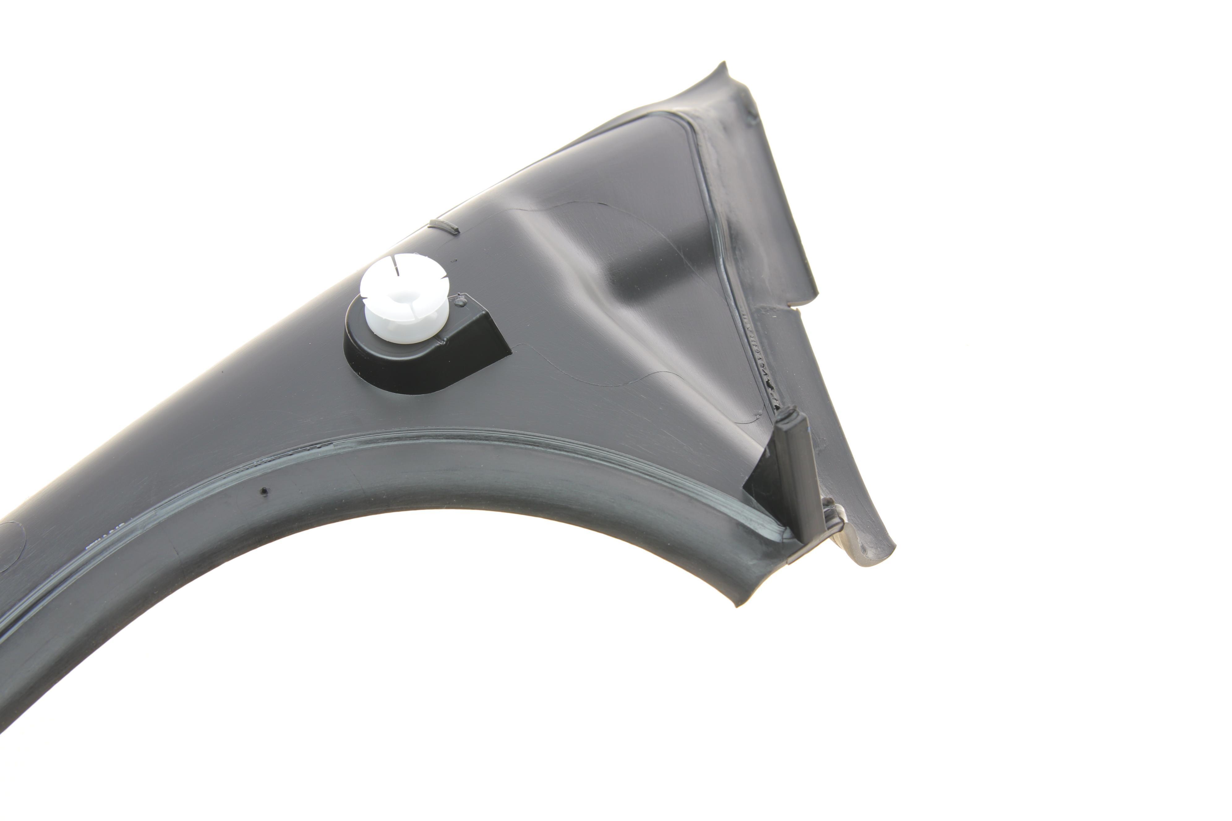 Накладка ліхтаря (заднього) BMW 5 (G30) 16- (R)