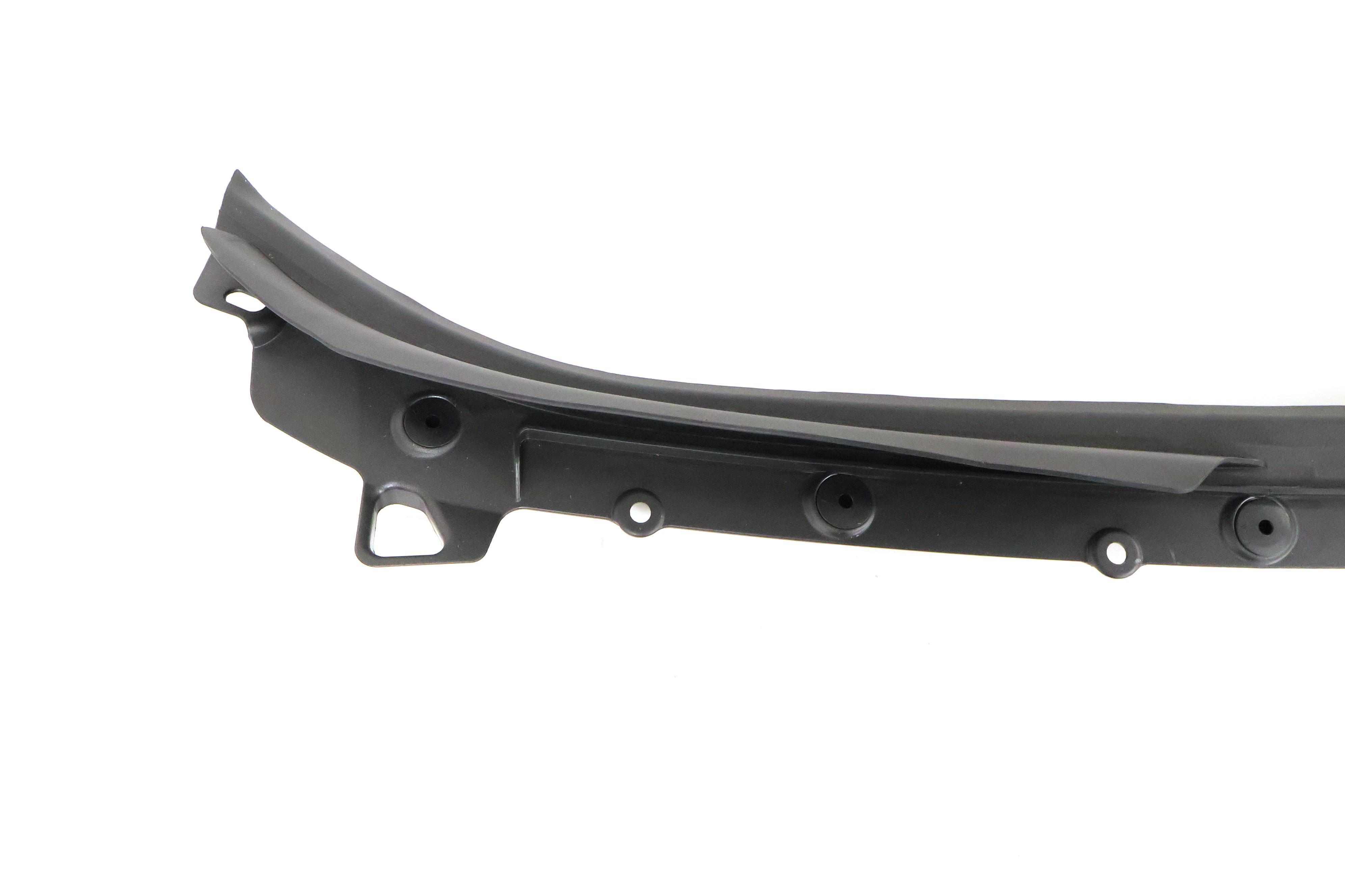 Планка під скло лобове BMW 5 (F10/F11) 09-16