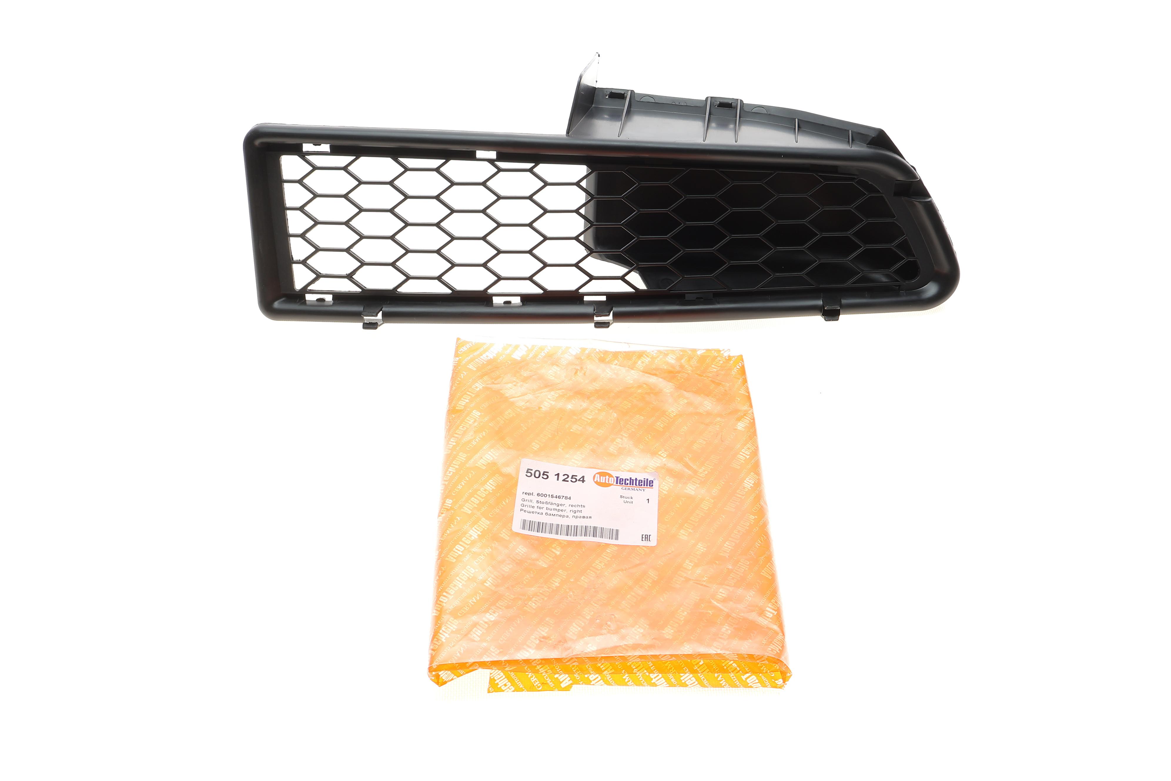 Решітка бампера Dacia Logan 04-12 (R)