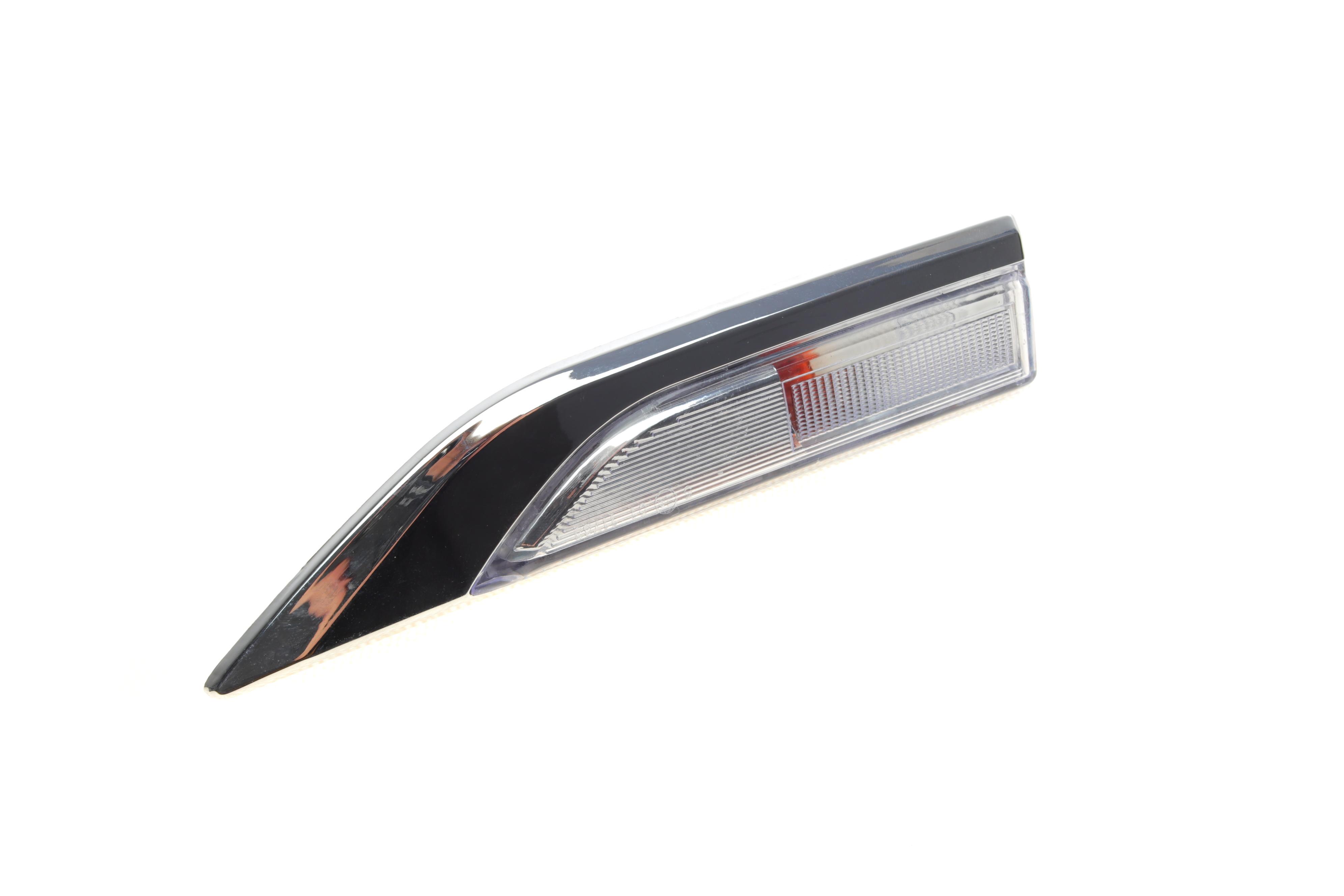 Повторювач повороту на крило VW T6 15- (R)