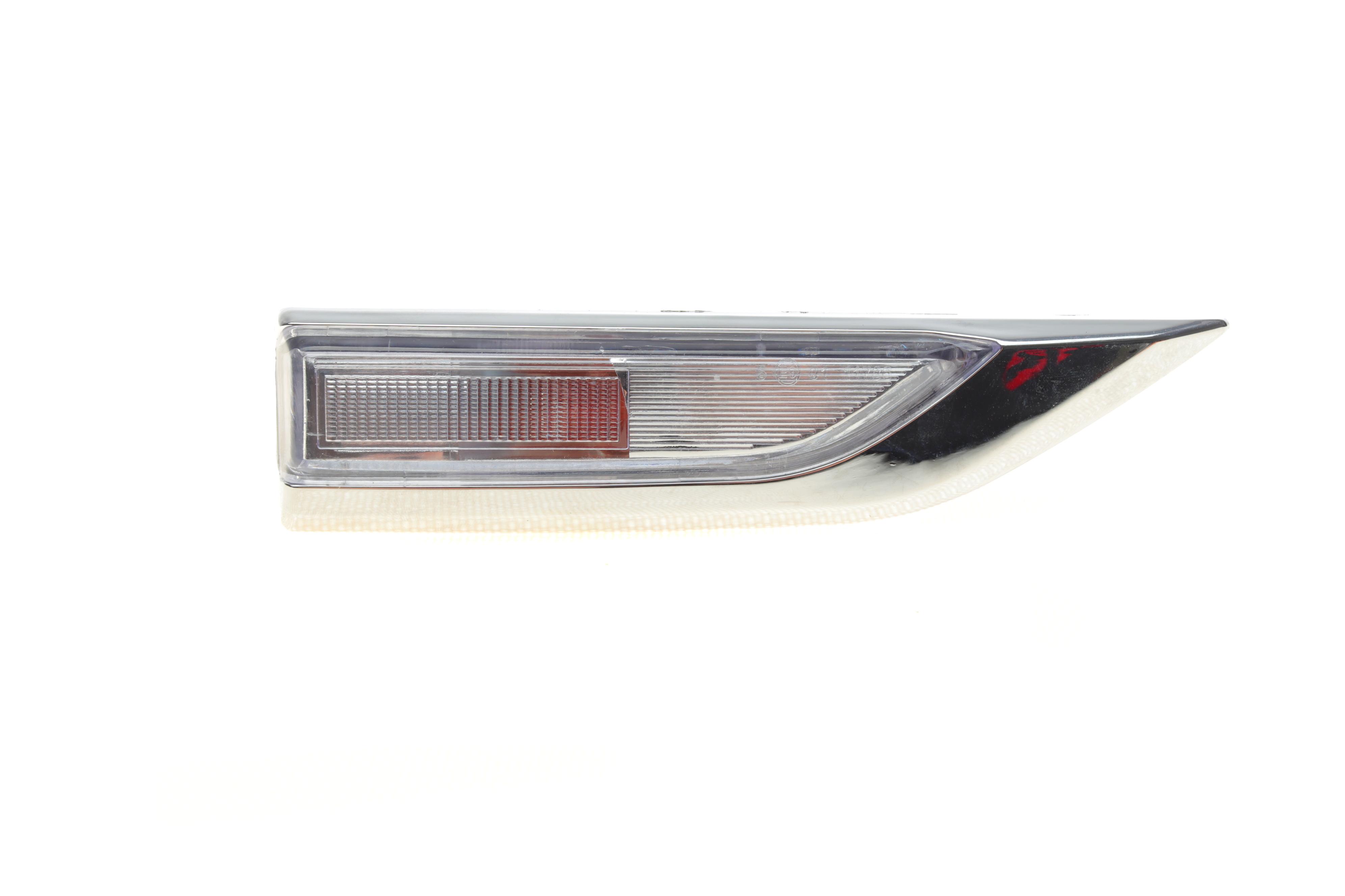 Повторювач повороту на крило VW T6 15- (R)