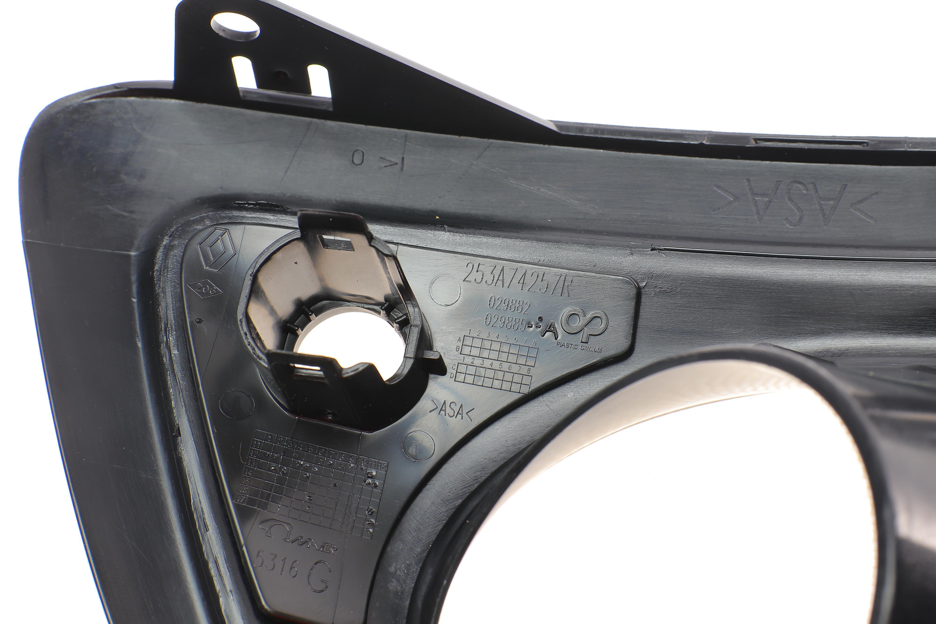 Вставка бампера (під протитуманку) Renault Megane III 12-