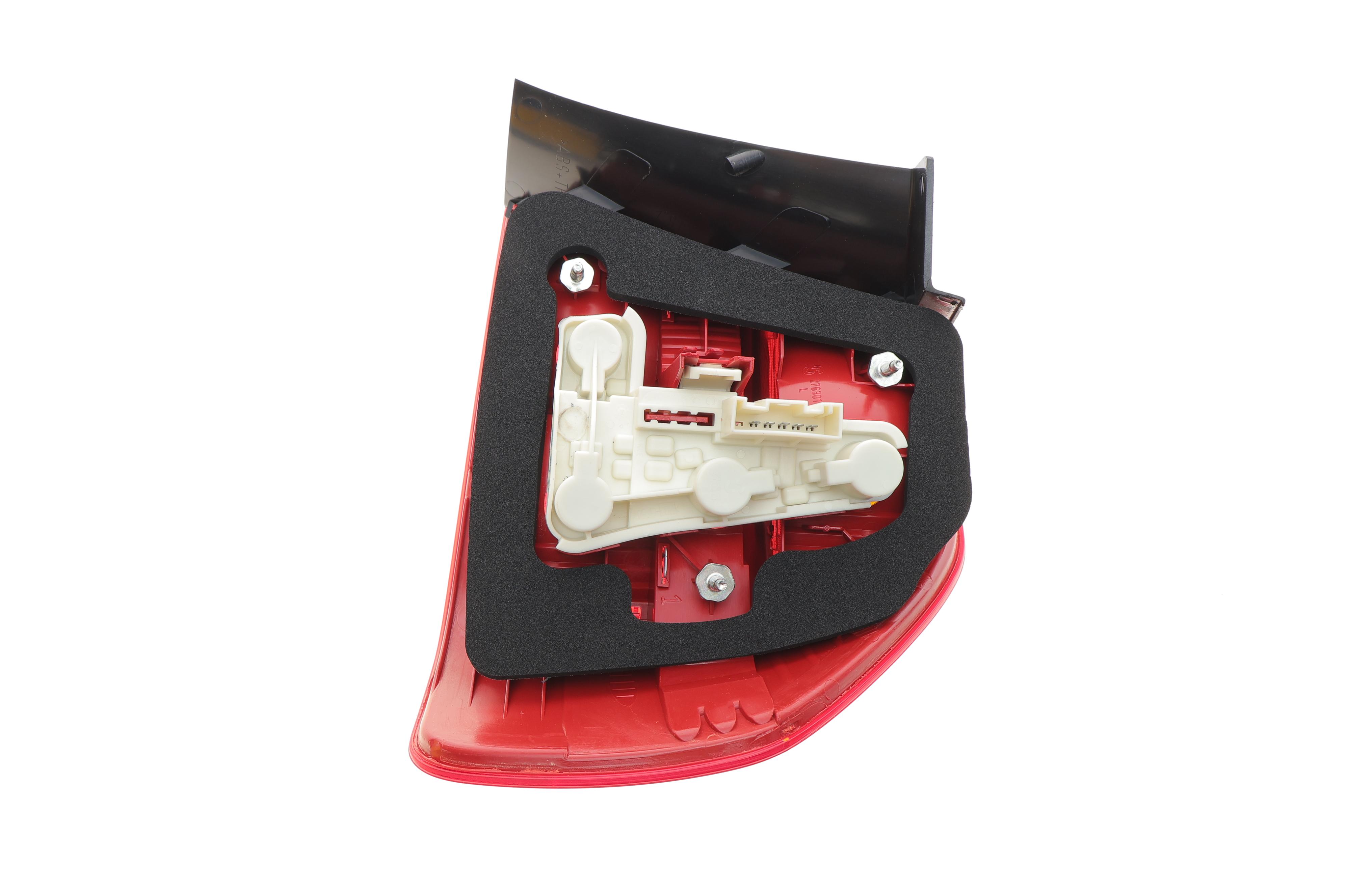 Ліхтар задній BMW 3 (E90) 04-11 (L) M47/M57/N43/N45/N46/N47/N52/N53/N54/N57