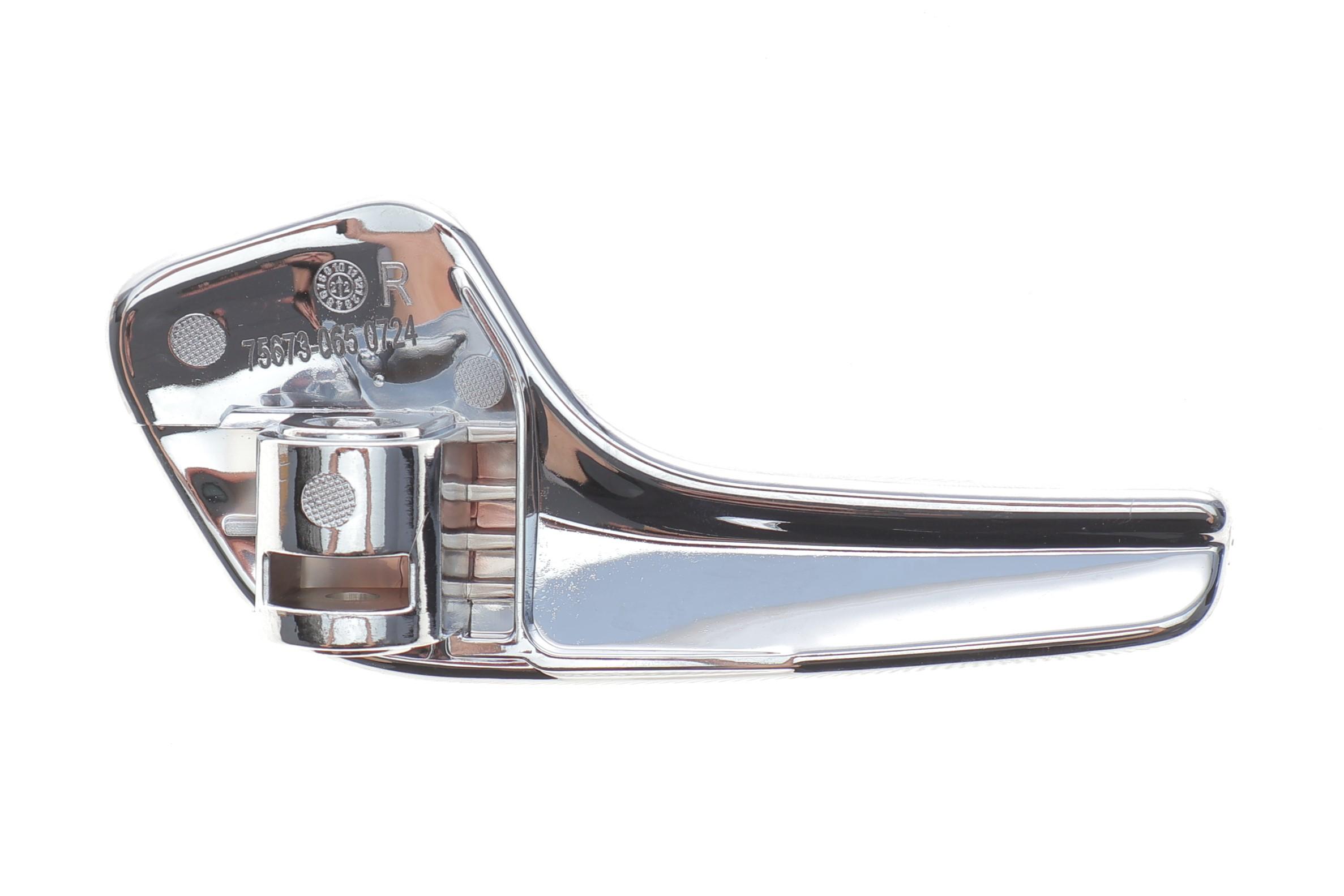 Ручка дверей (передніх/всередині) (R) Opel Corsa D 06-14