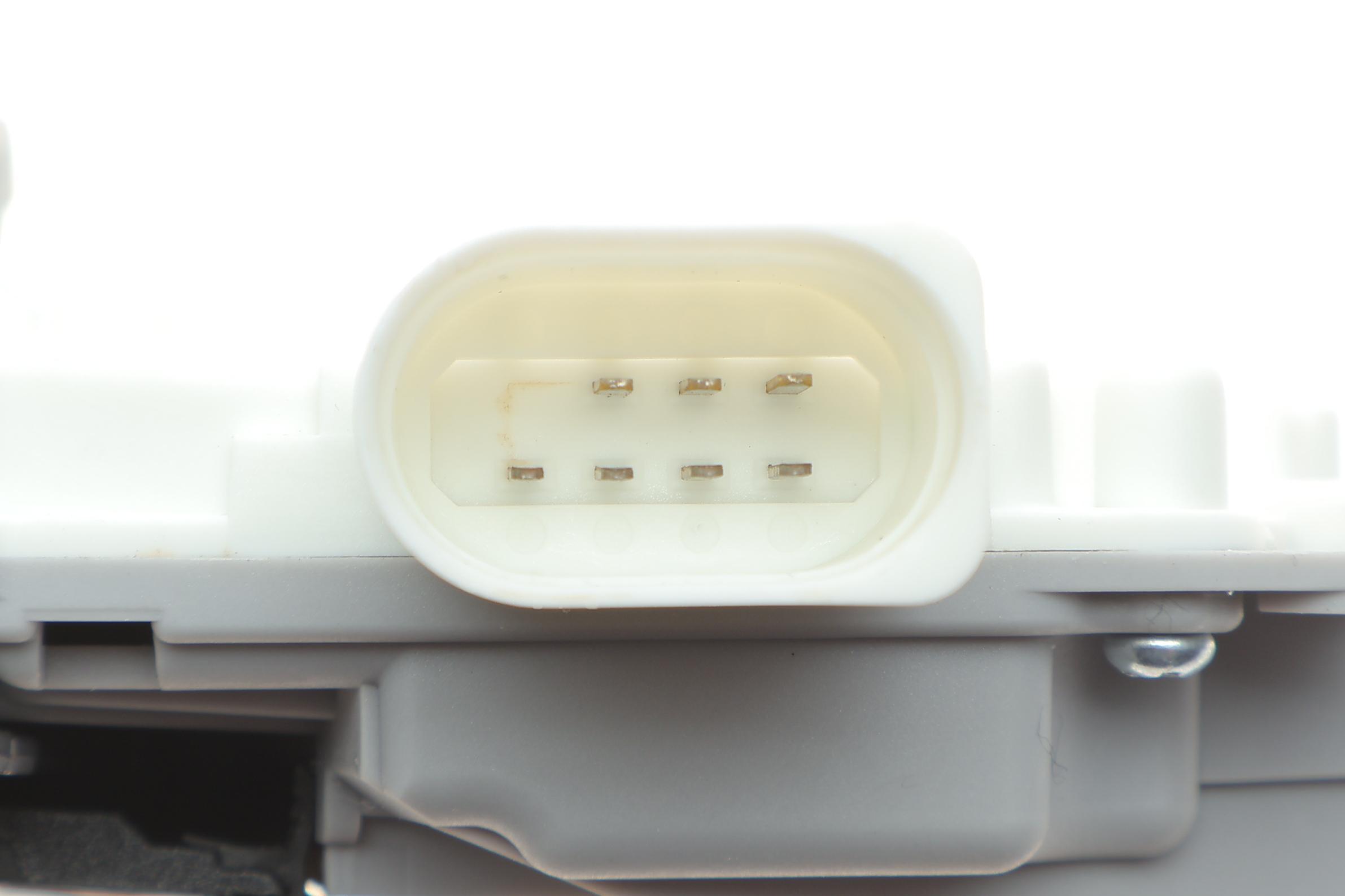 Замок дверей (задніх/R) Audi A4 04-08/Seat Exeo 09-13