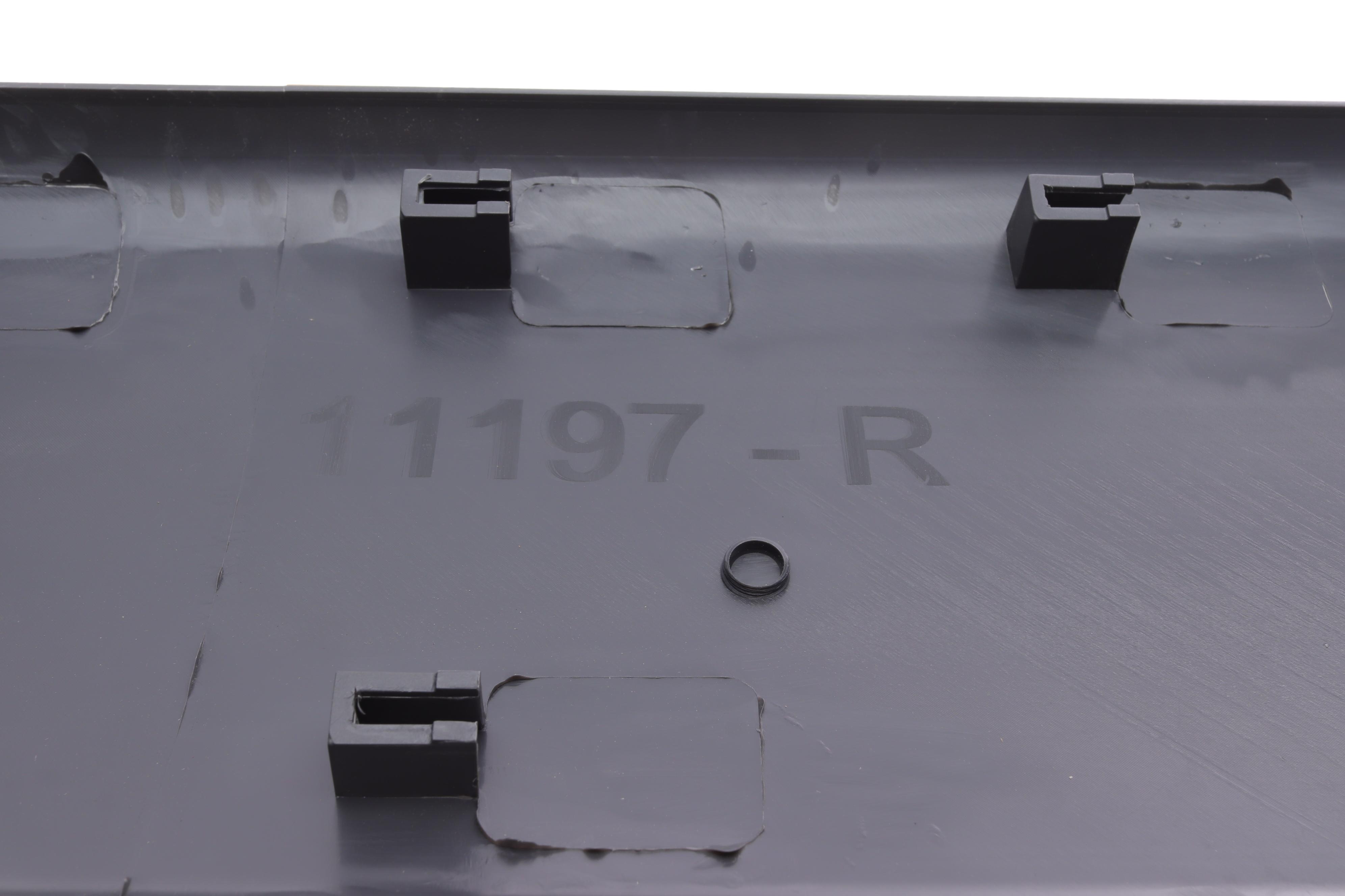 Молдинг кузова (средний/R) Renault Trafic 01-