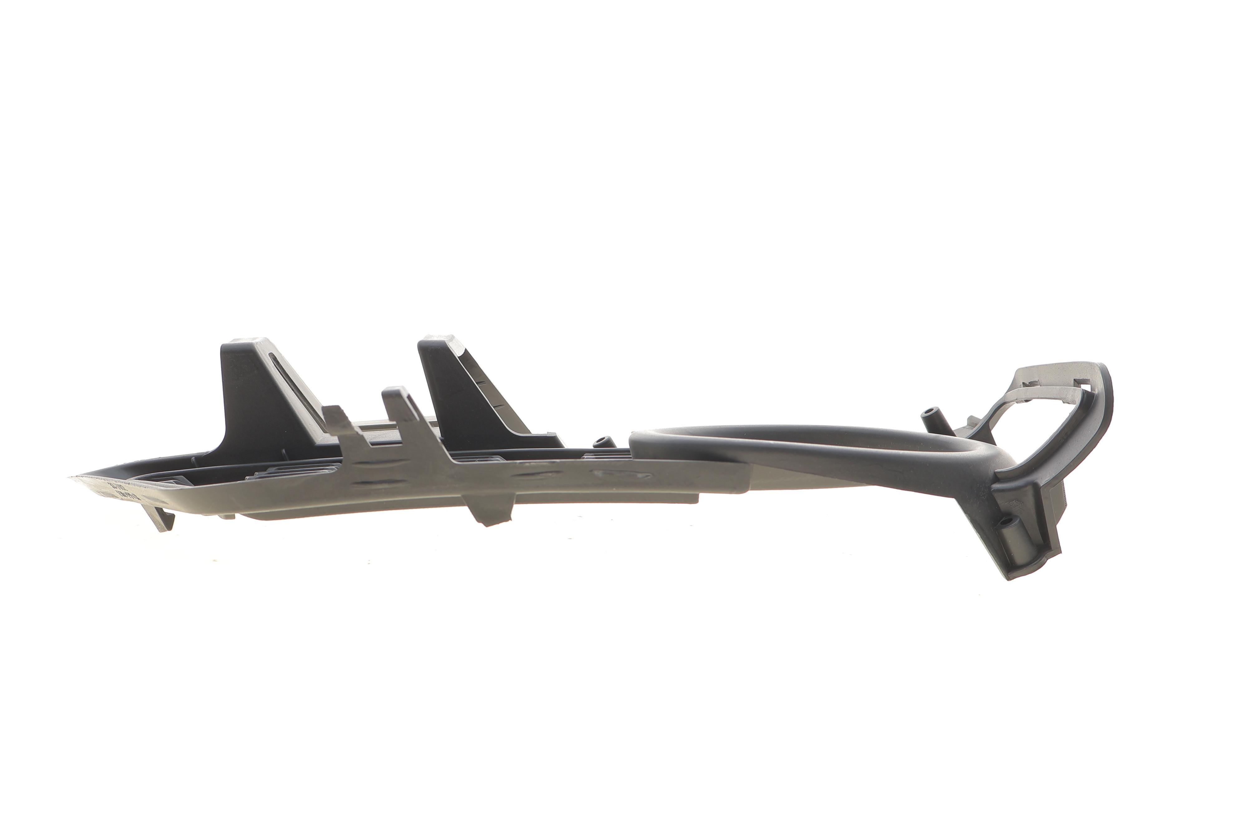 Вставка бампера (під протитуманку) BMW 3 (F30/F80) 11-15 (M-Technic) (R)