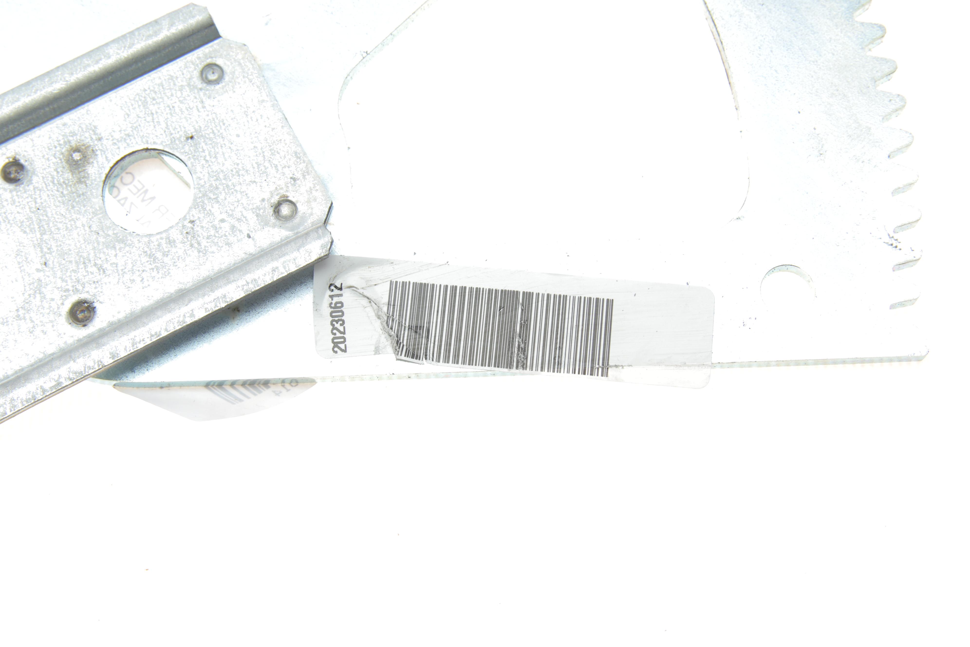 Склопідіймач (передній) Hyundai Tucson 04- (R) (електро) (без моторчика)