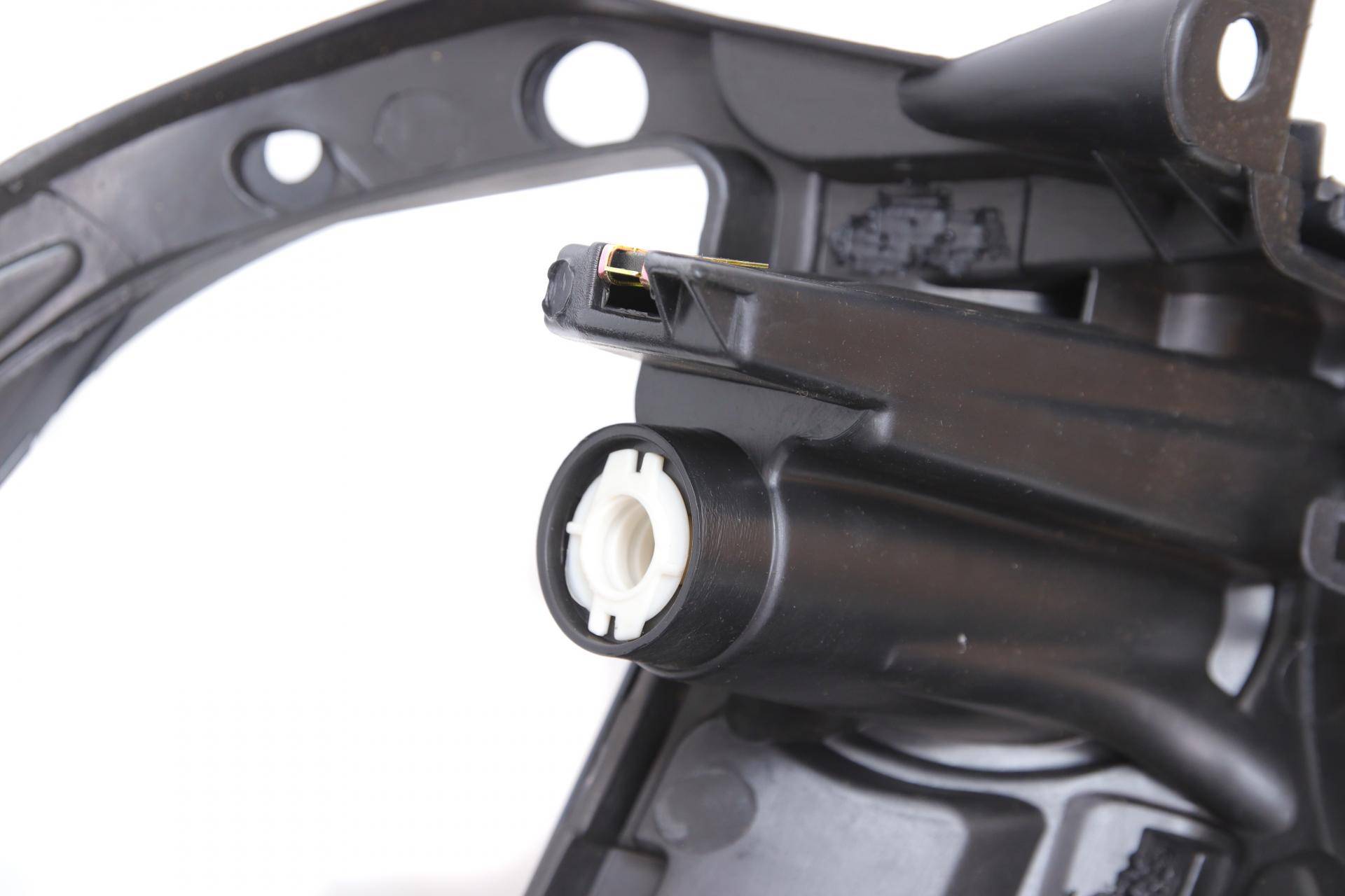 Крило (переднє/L) BMW X5 (E70) 06-13 (с отв. під форсунку омивача)