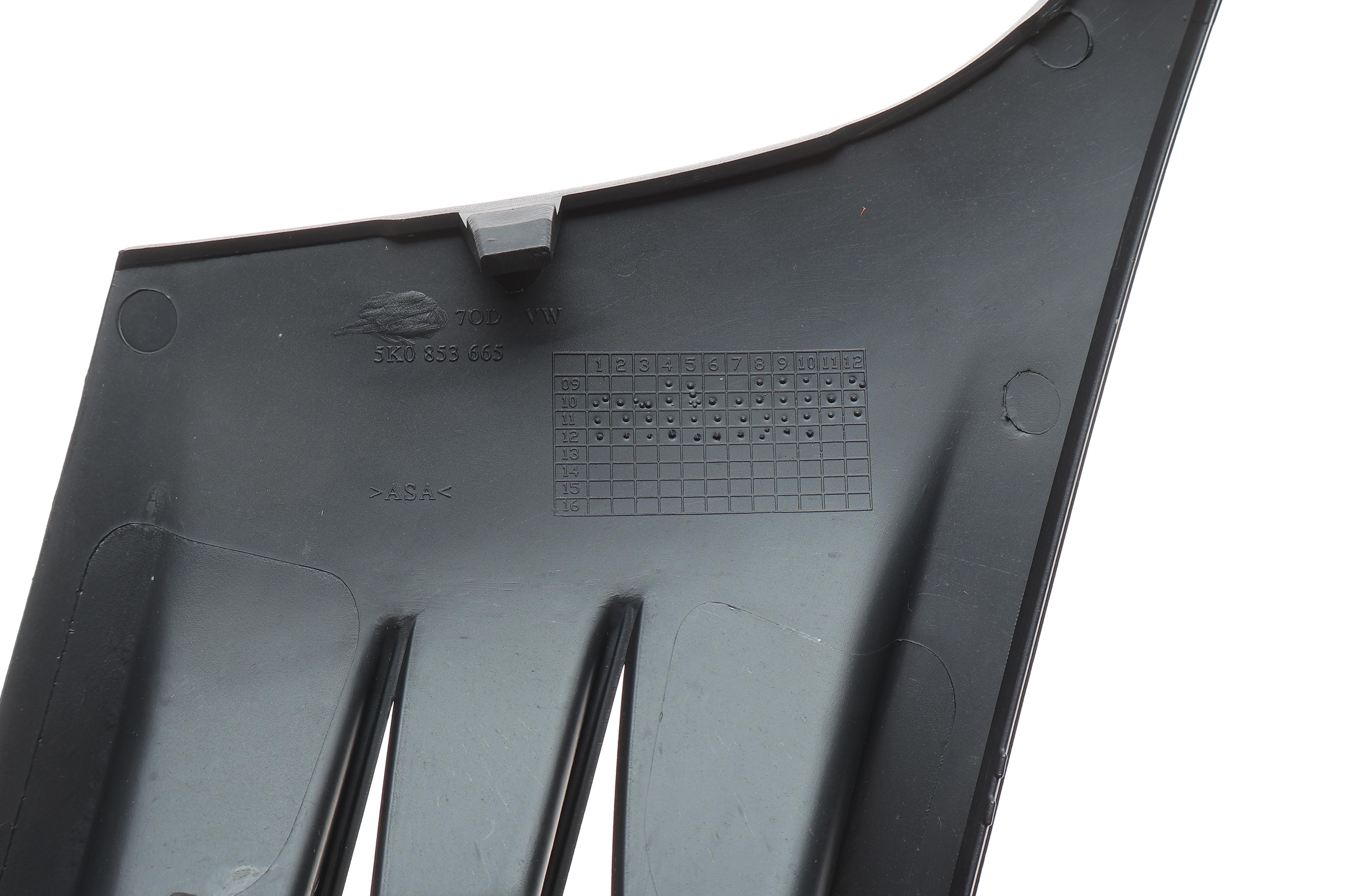 Вставка бампера (під протитуманку) VW Golf VI 08-12 (L)